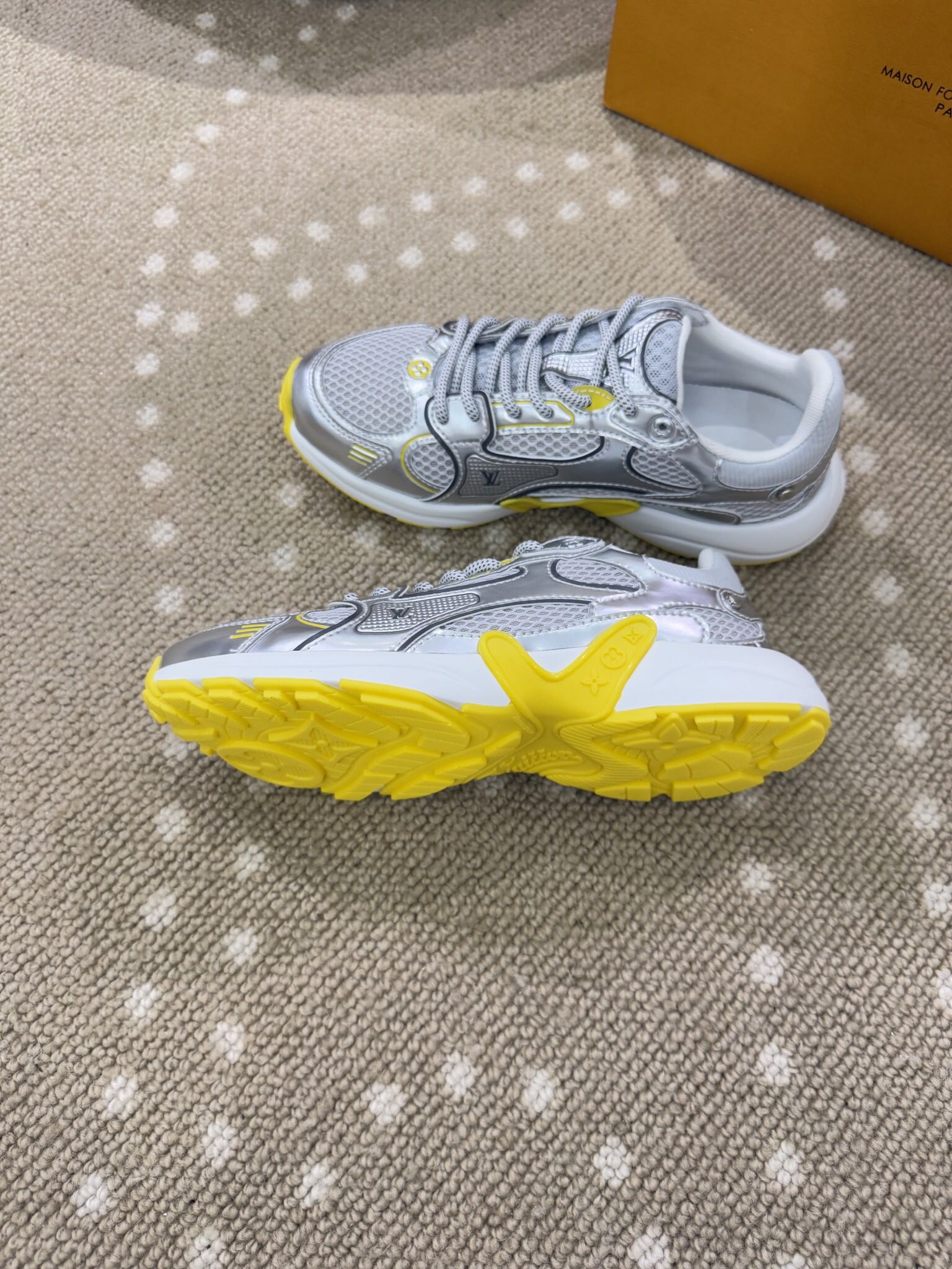 Bagsaaa LV Olympia Sneaker Silver/Yellow