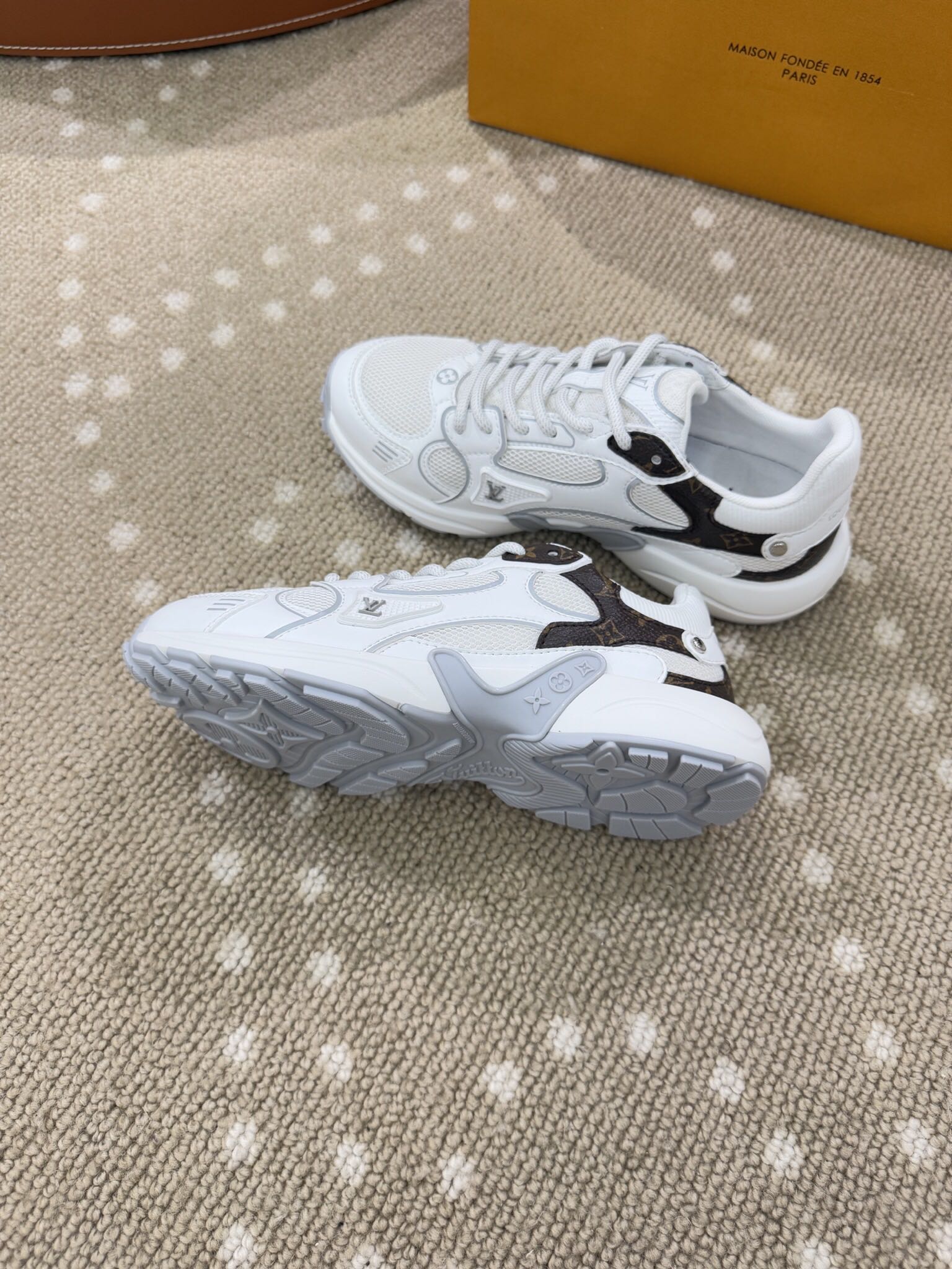 Bagsaaa LV Olympia Sneaker White