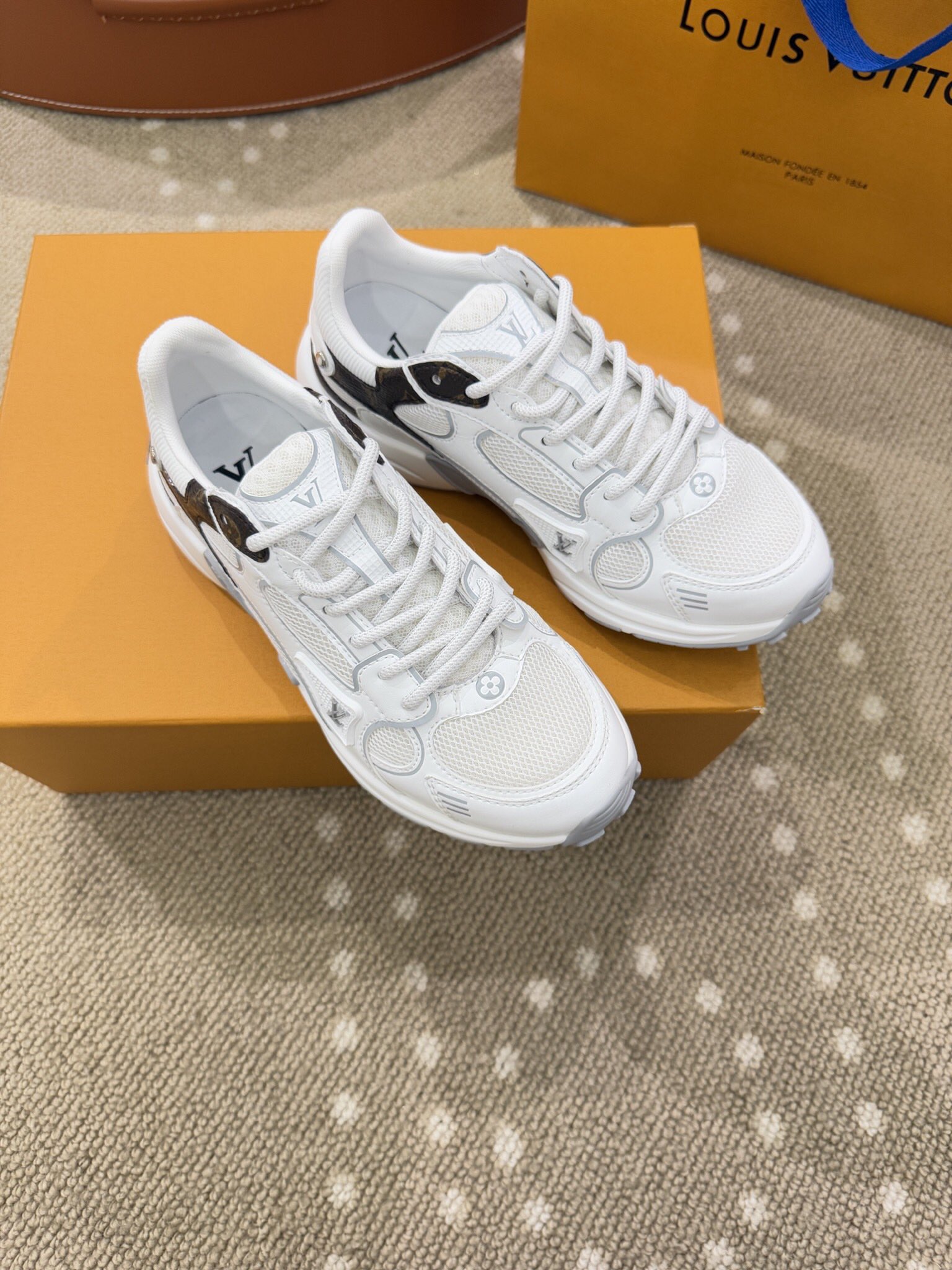 Bagsaaa LV Olympia Sneaker White