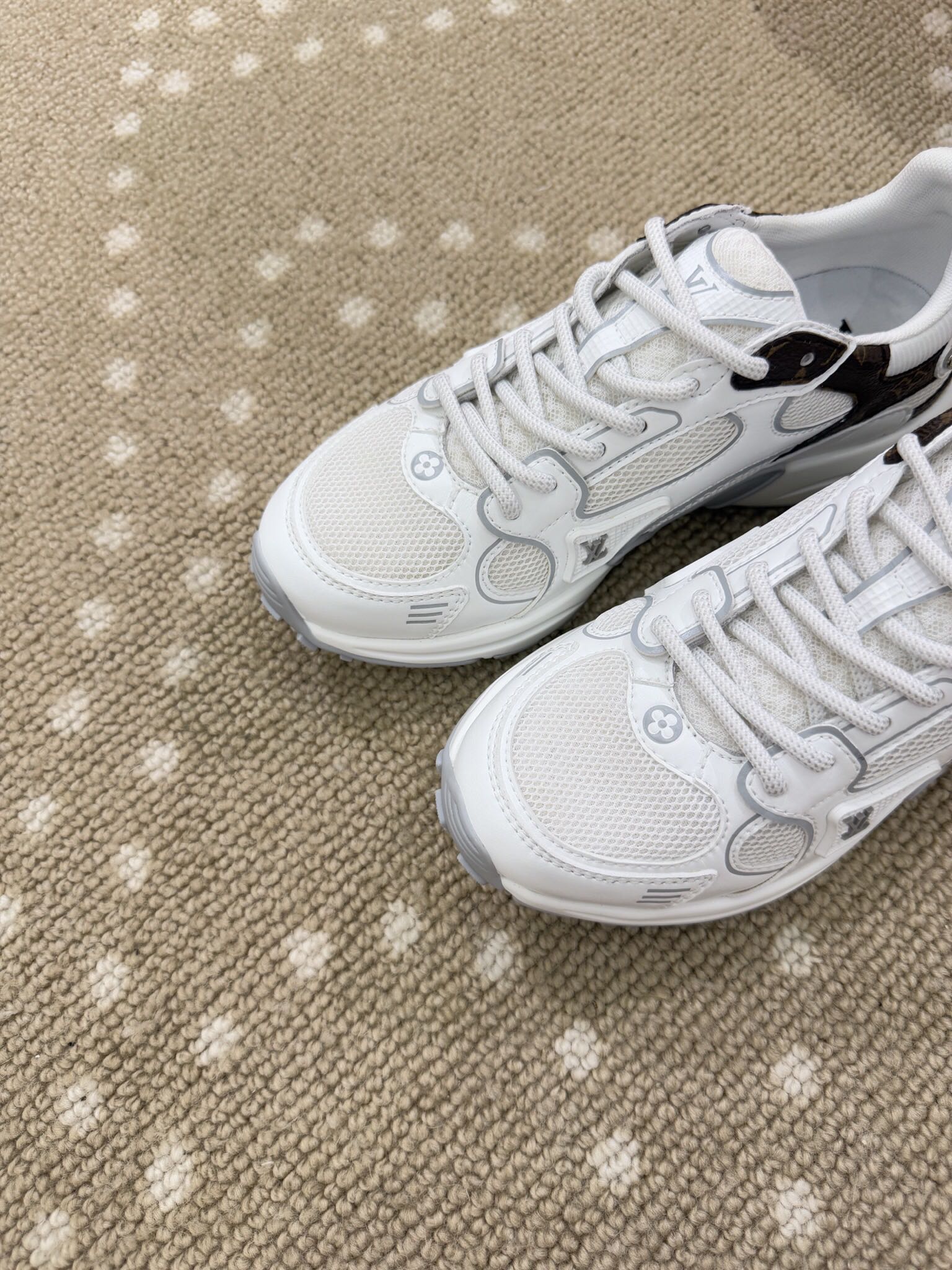 Bagsaaa LV Olympia Sneaker White
