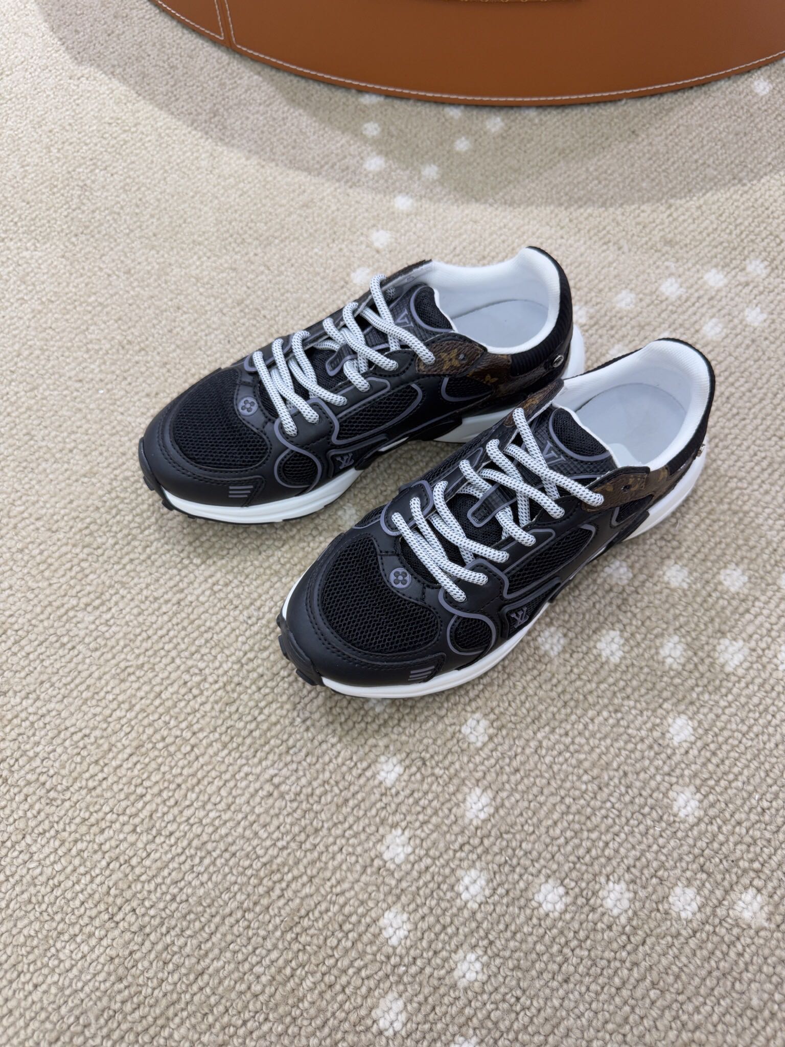 Bagsaaa LV Olympia Sneaker Black