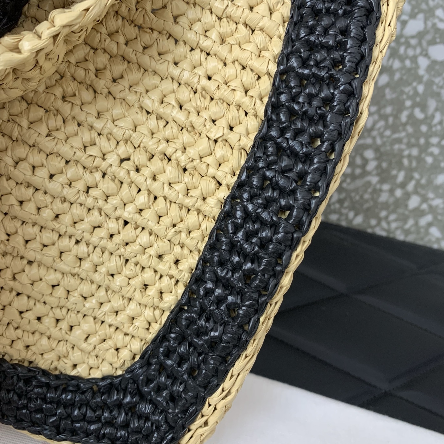 Bagsaaa Va1e*ntin0 Garavani Viva S*perstar Medium Shopping Bag In Raffia - 37cm