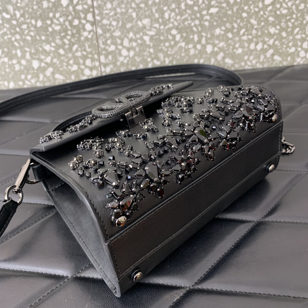 Bagsaaa Va1e*ntin0 Garavani Vsling Mini Embroidered Handbag Black - 19cm