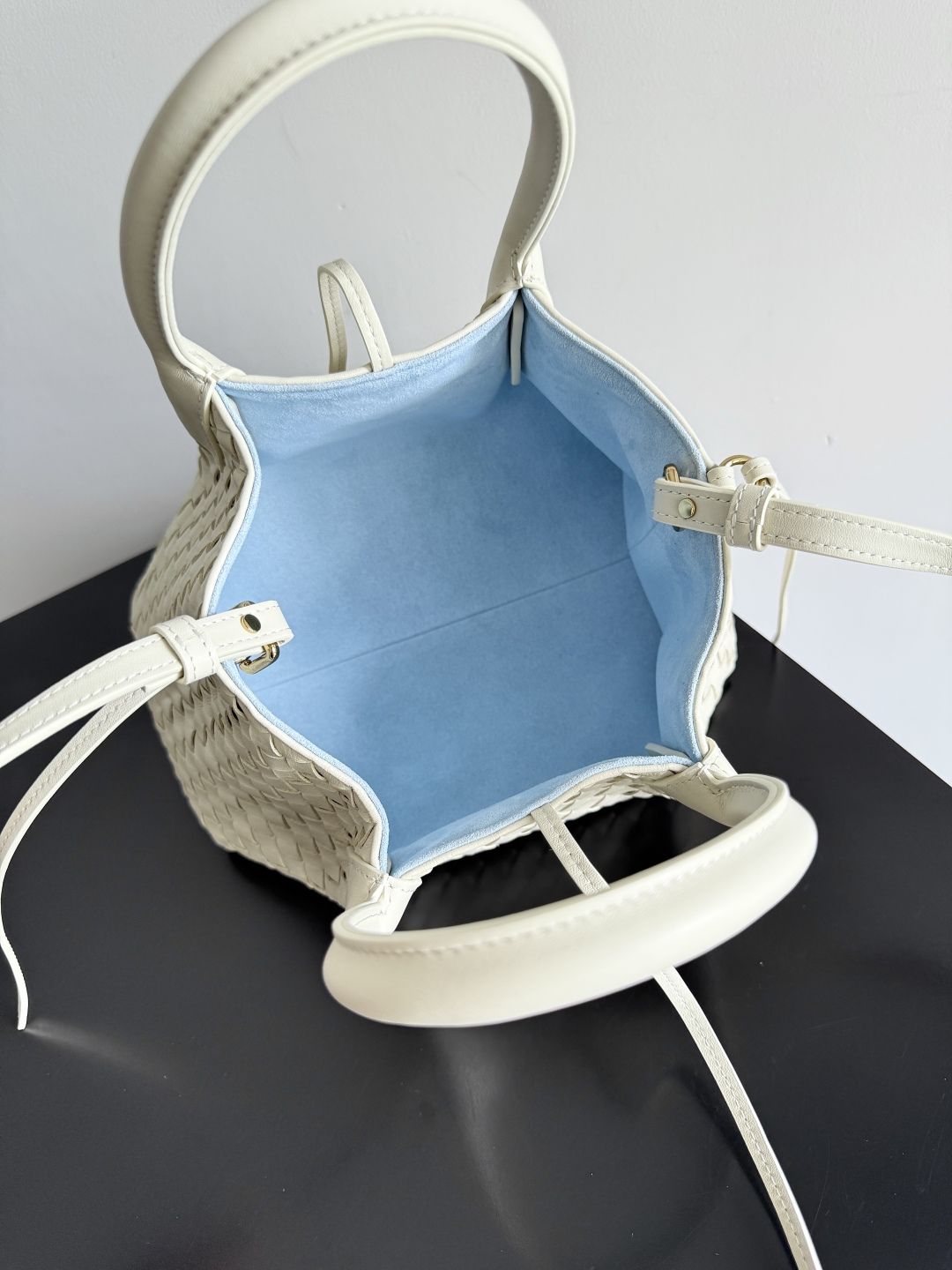Bagsaaa B0tt*ga Ven*ta Small Pinacoteca Tote 819004 Sea salt/ice - 24cm