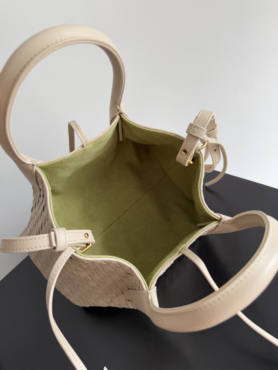 Bagsaaa B0tt*ga Ven*ta Small Pinacoteca Tote 819004 beige - 24cm