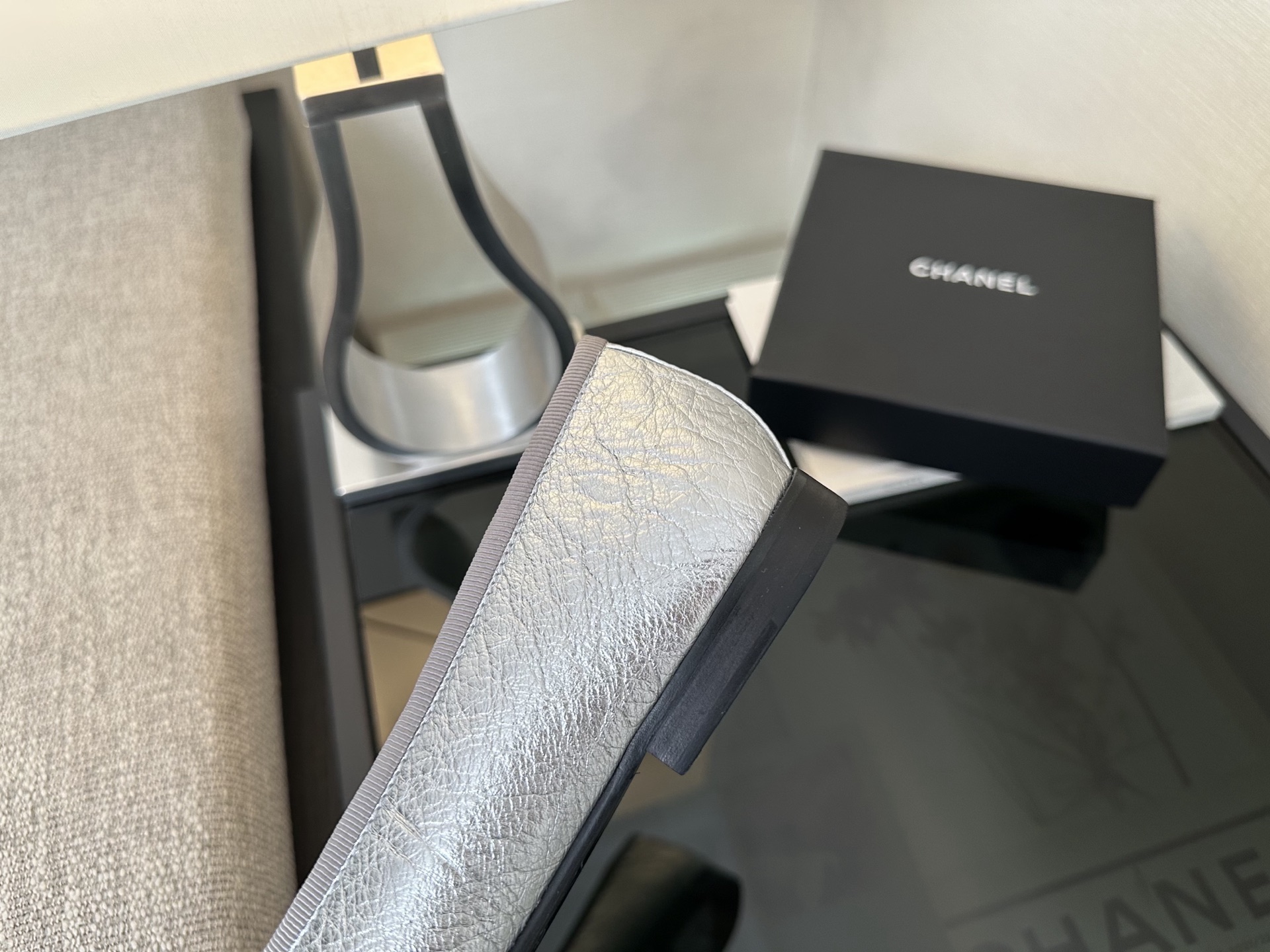 Bagsaaa Ch**el Ballet flats silver & black