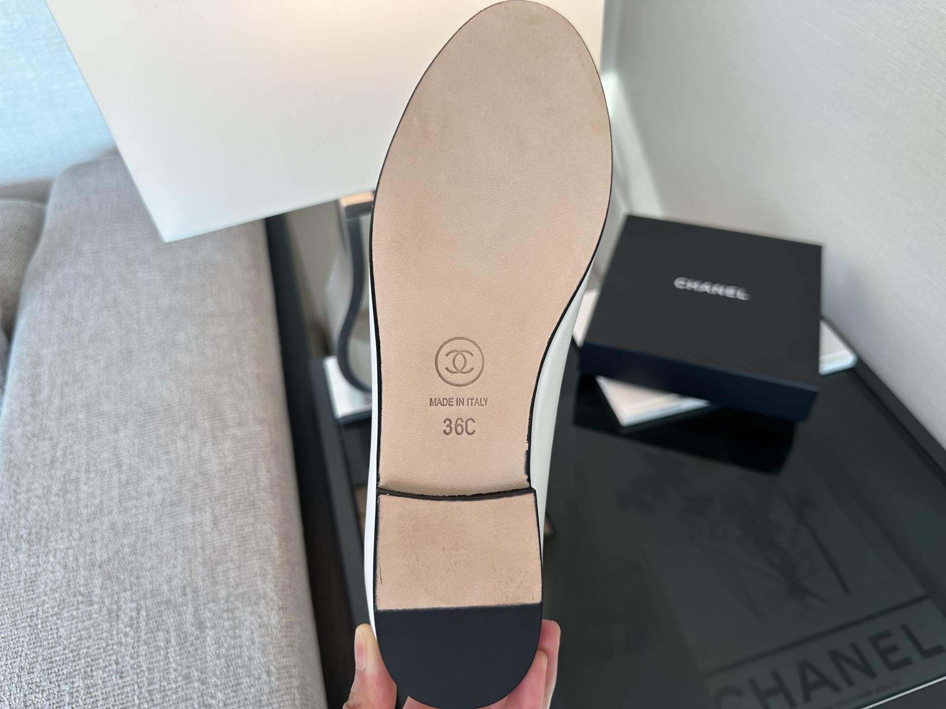 Bagsaaa Ch**el Ballet flats White & Back Lambskin
