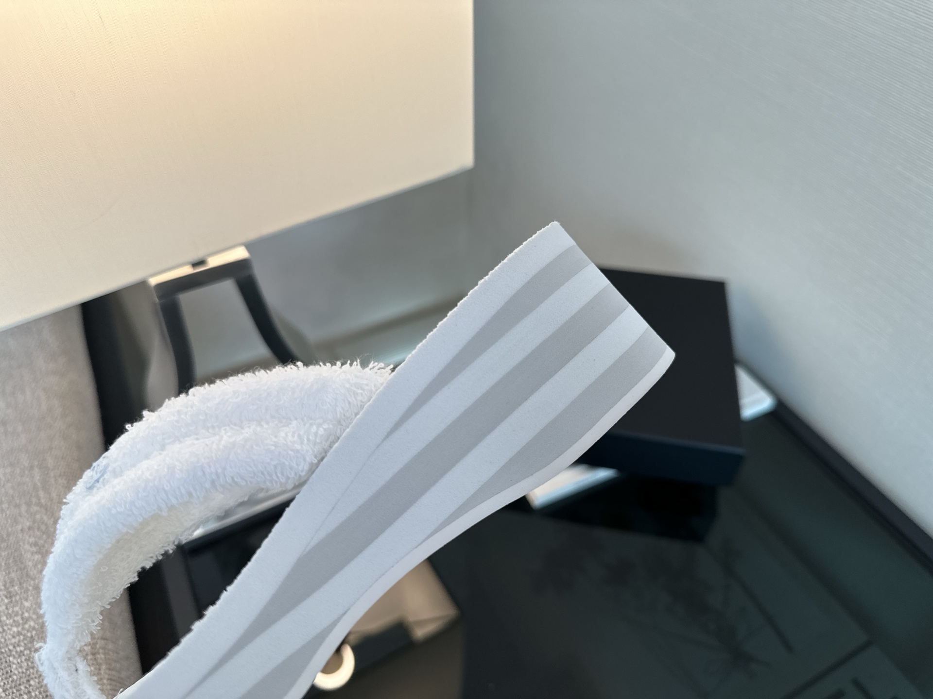 Bagsaaa Ch**el G46202 white cotton thongs - 5.5cm