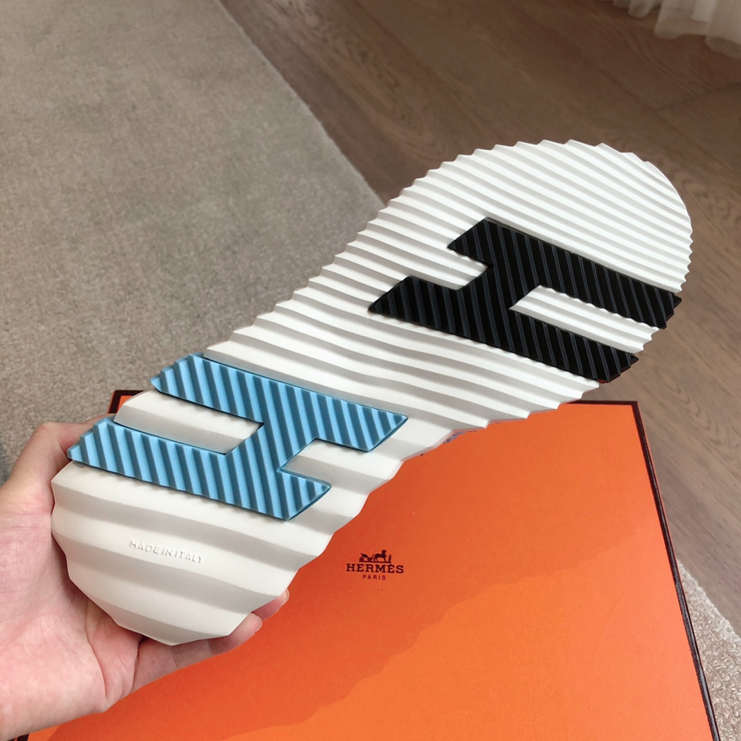Bagsaaa H**me5 Bouncing sneaker white & blue