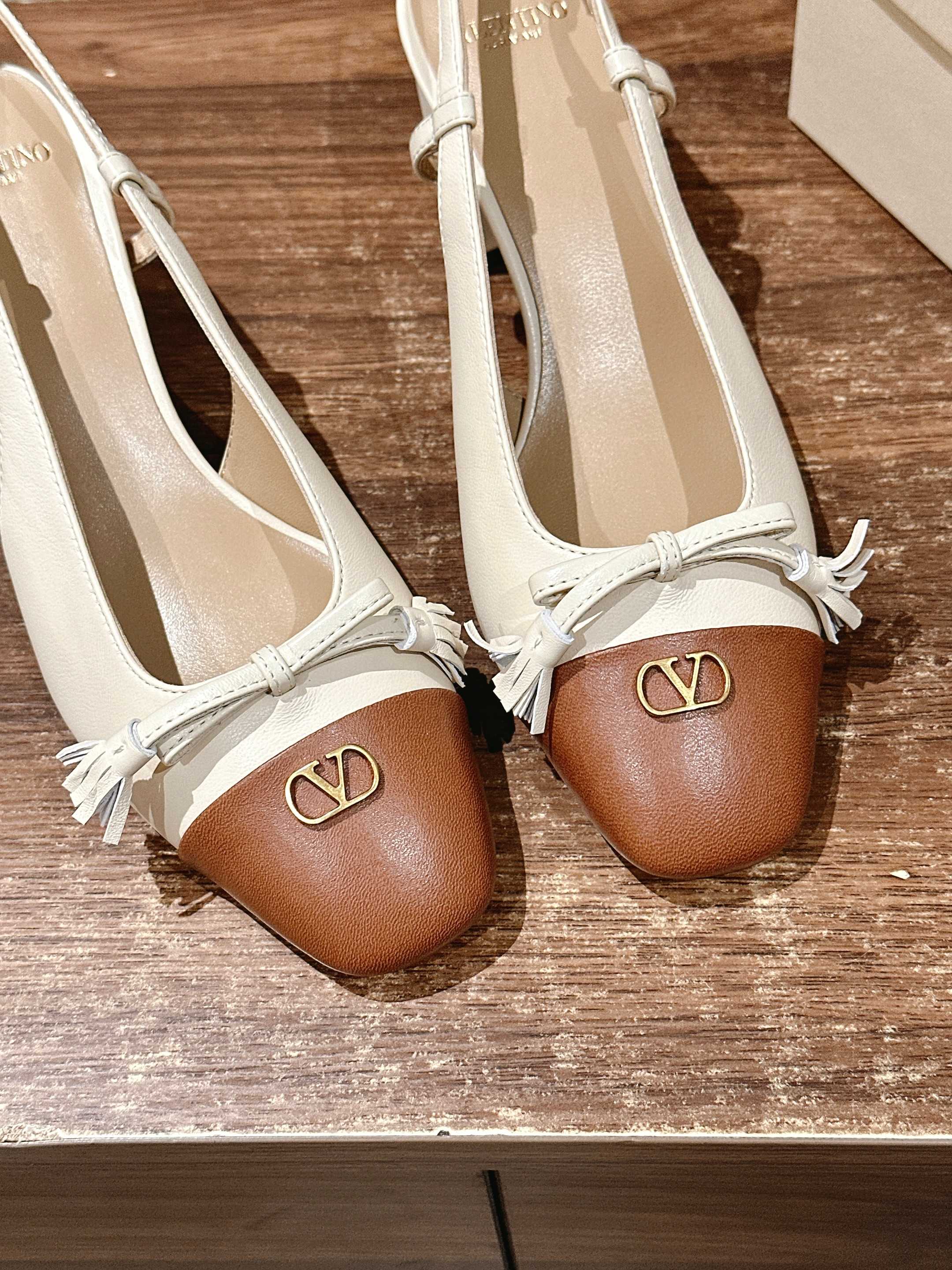 Bagsaaa Va1e*ntin0 Valet Du Roi Kidskin Slingback Pumps 60Mm BUTTER/TOBACCO