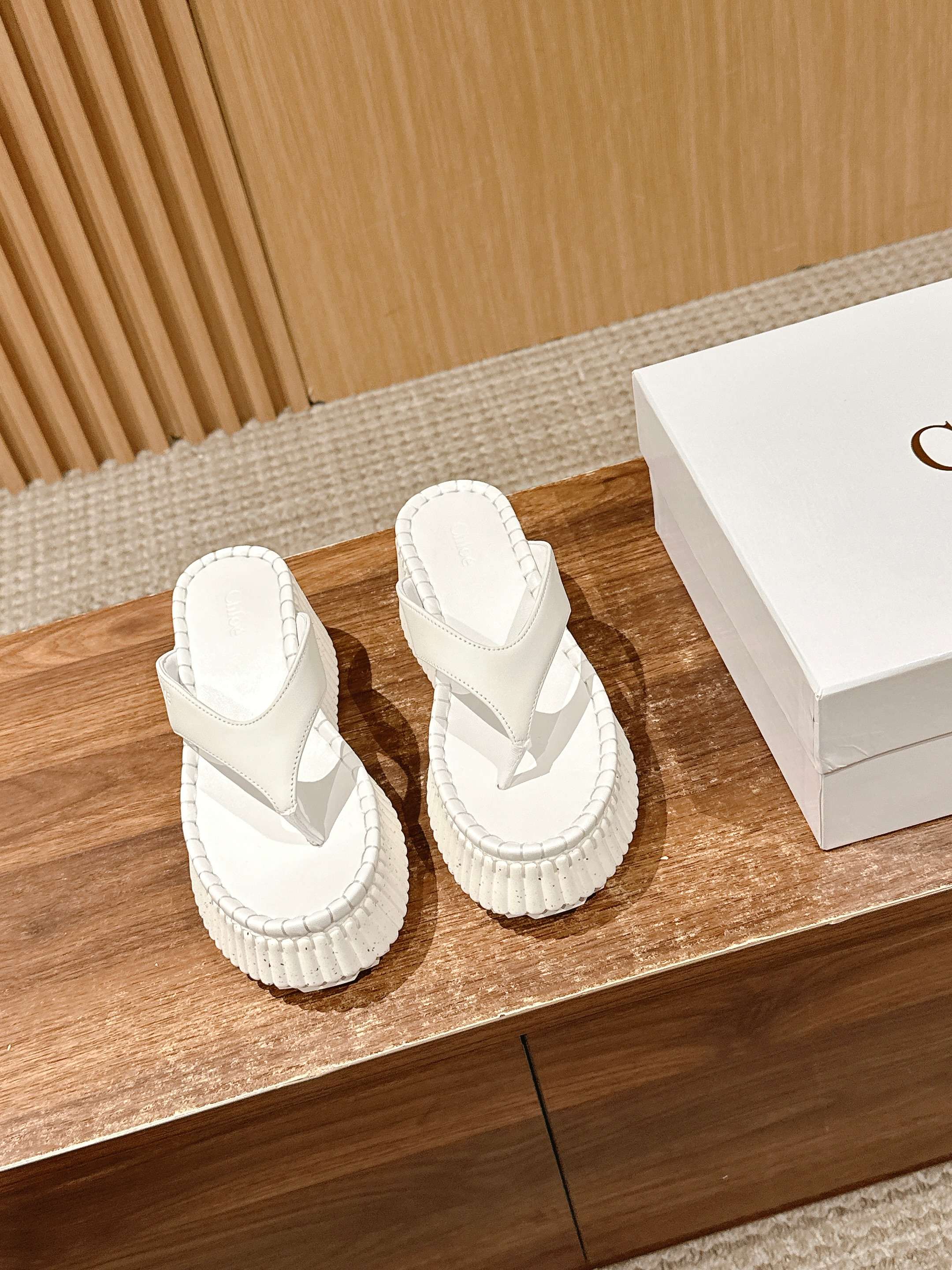 Bagsaaa Chloe Nama wedge slide white 8cm