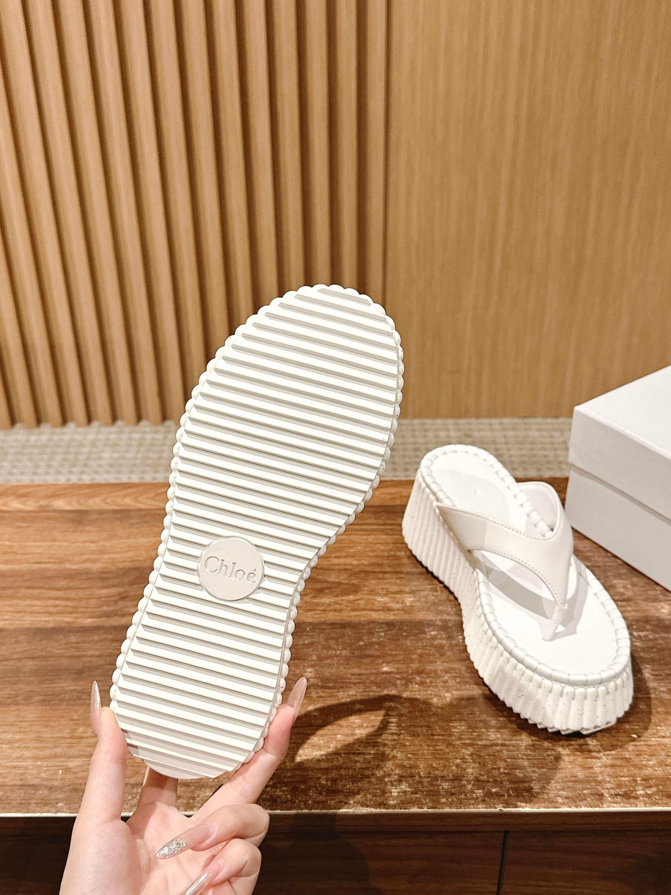 Bagsaaa Chloe Nama wedge slide white 8cm