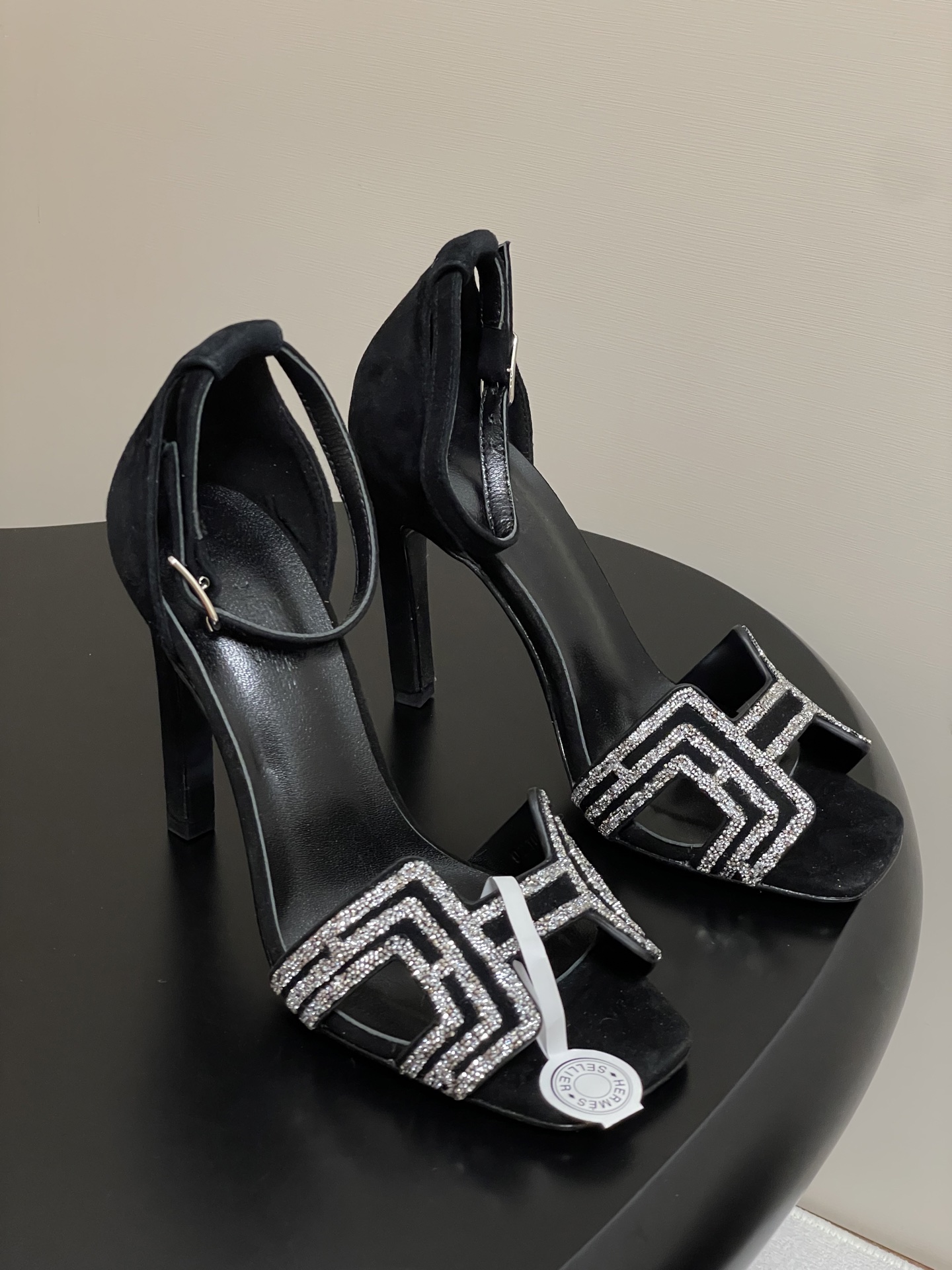 Bagsaaa H**me5 Premiere 105 sandal black suede