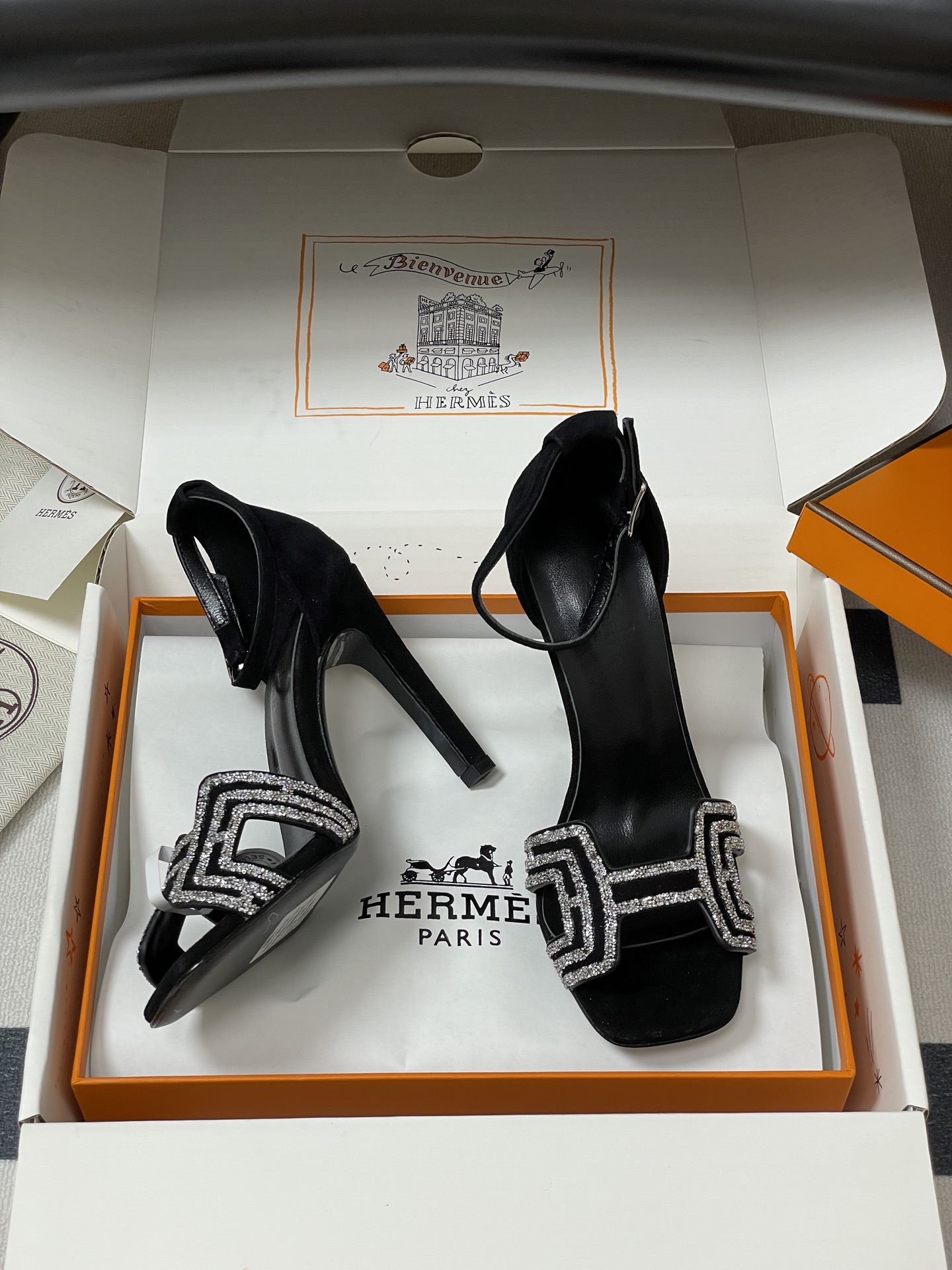 Bagsaaa H**me5 Premiere 105 sandal black suede