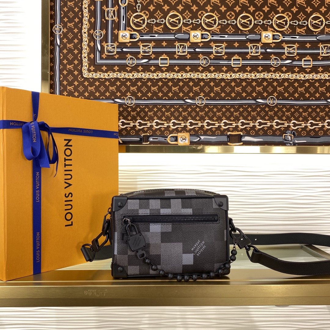 Bagsaaa LV M14922 Mini Soft Trunk black - 18.5cm