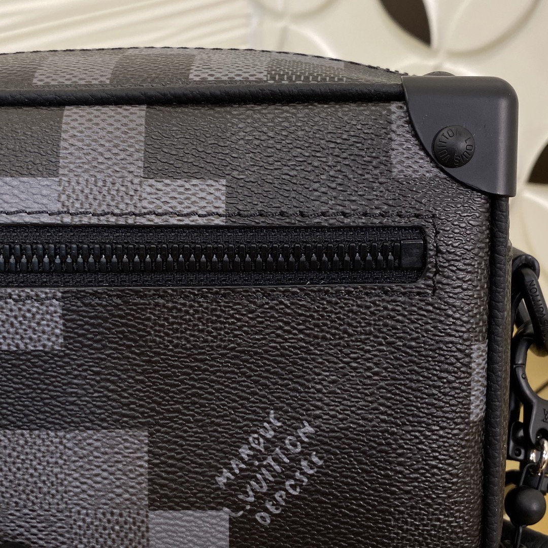 Bagsaaa LV M14922 Mini Soft Trunk black - 18.5cm