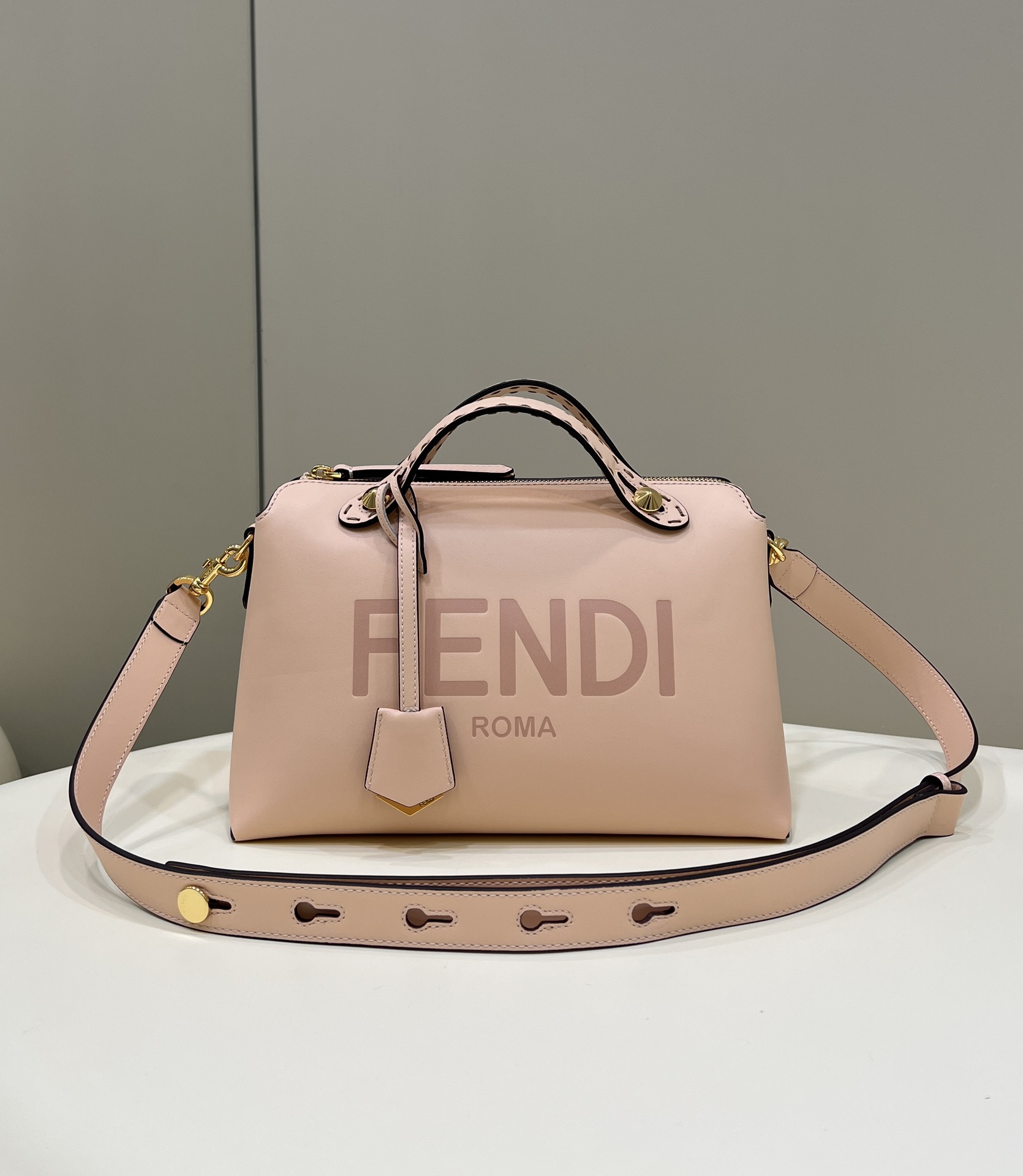 Bagsaaa F**di By The Way Boston Bag Light Pink - 27cm