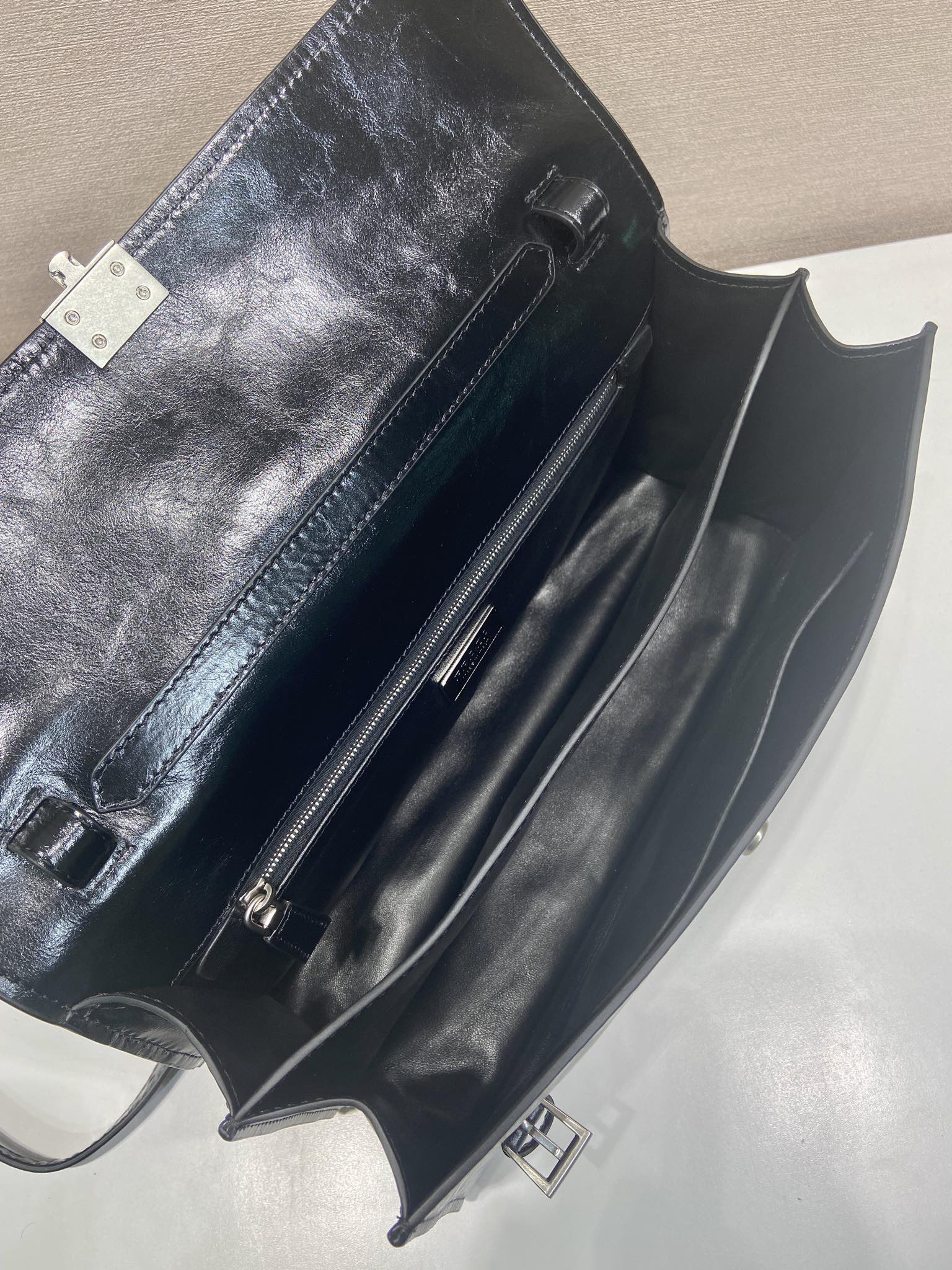 Bagsaaa Pra*a Medium leather handbag 1BN026 black - 32cm