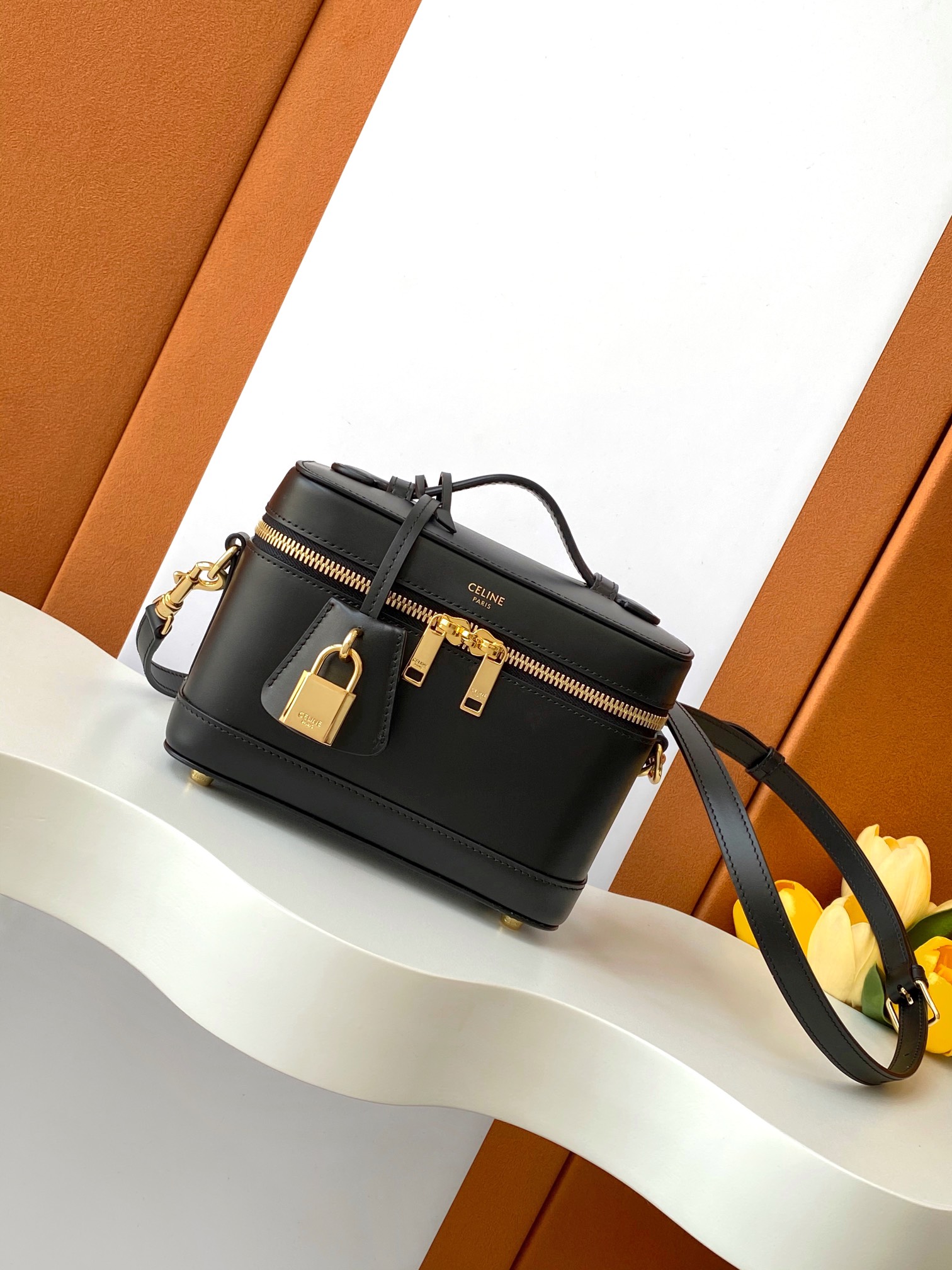 Bagsaaa Ce1i*e Vanity In Smooth Lambskin Black - 18cm