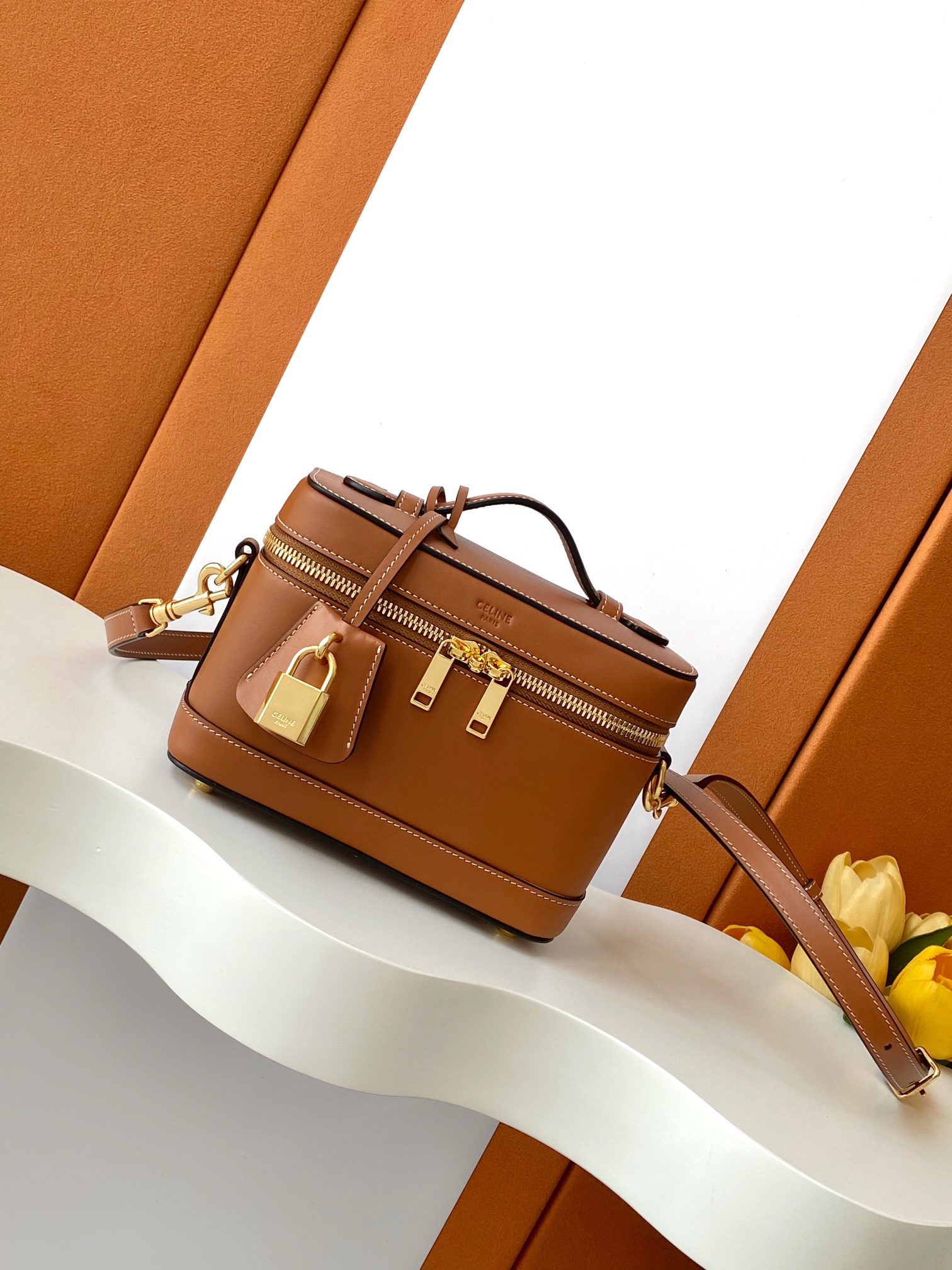 Bagsaaa Ce1i*e Vanity In Smooth Lambskin Brown - 18cm