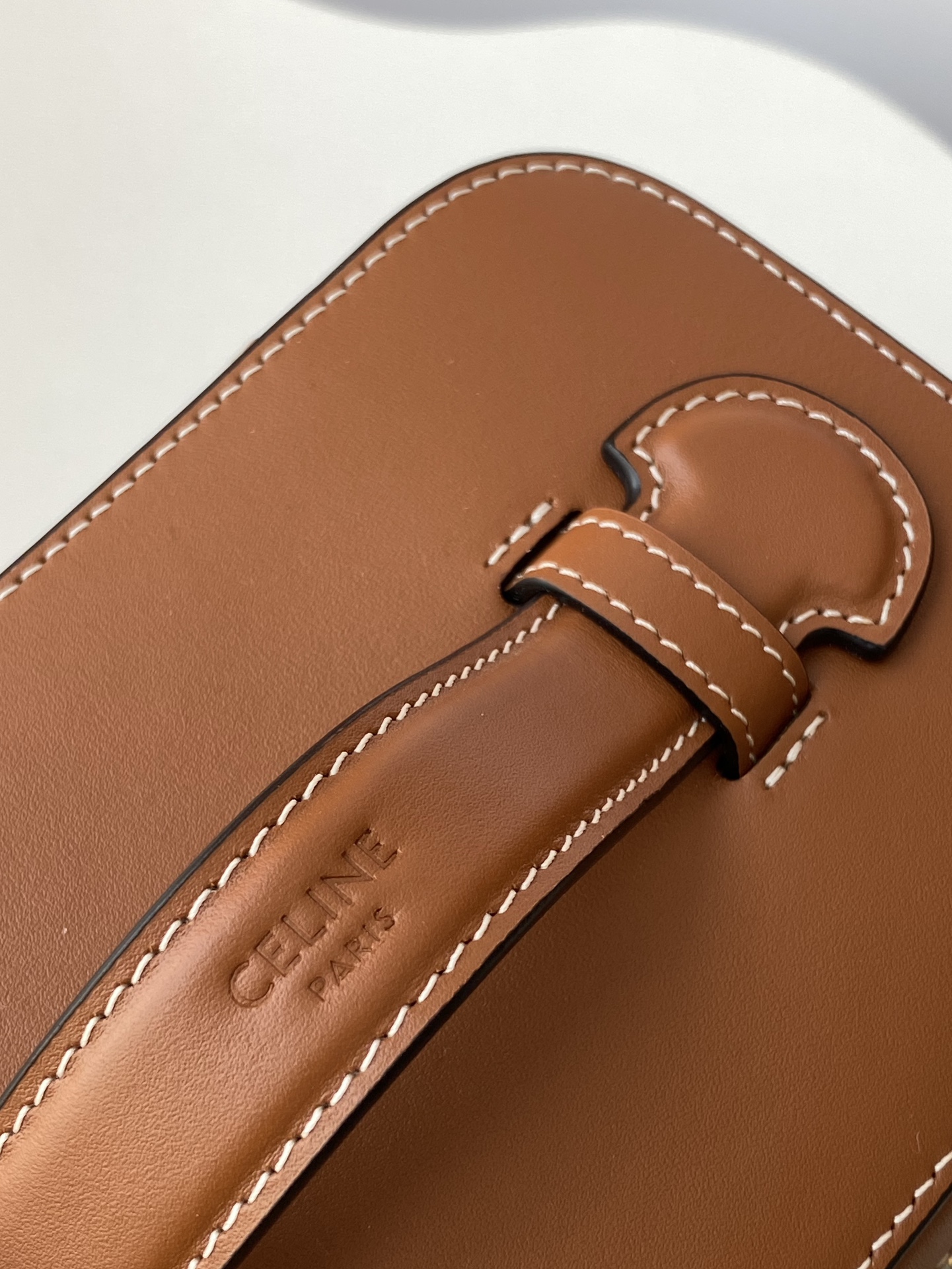 Bagsaaa Ce1i*e Vanity In Smooth Lambskin Brown - 18cm