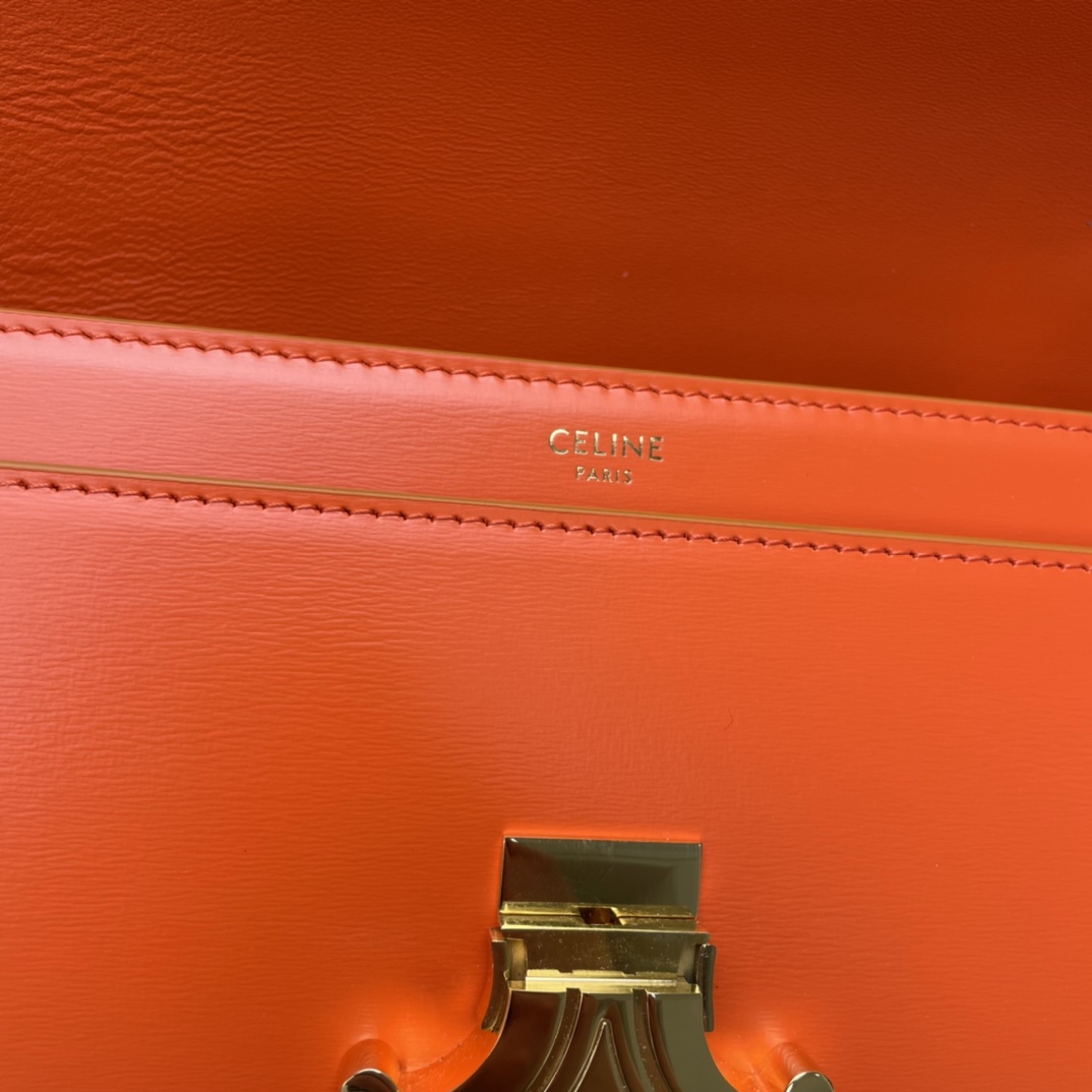 Bagsaaa Ce1i*e Orange Calfskin Triomphe Cuir Chain Shoulder Bag - 30cm