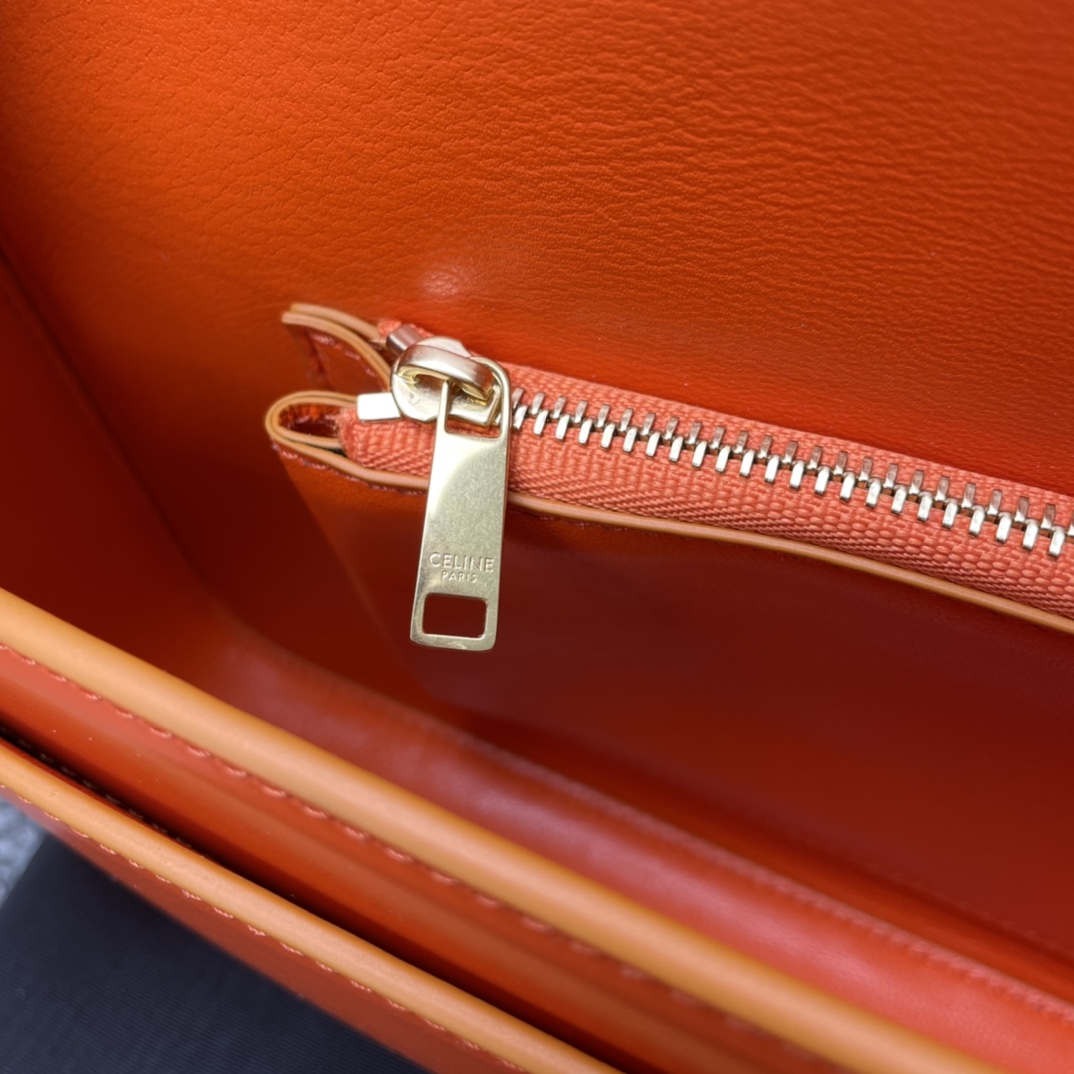 Bagsaaa Ce1i*e Orange Calfskin Triomphe Cuir Chain Shoulder Bag - 30cm