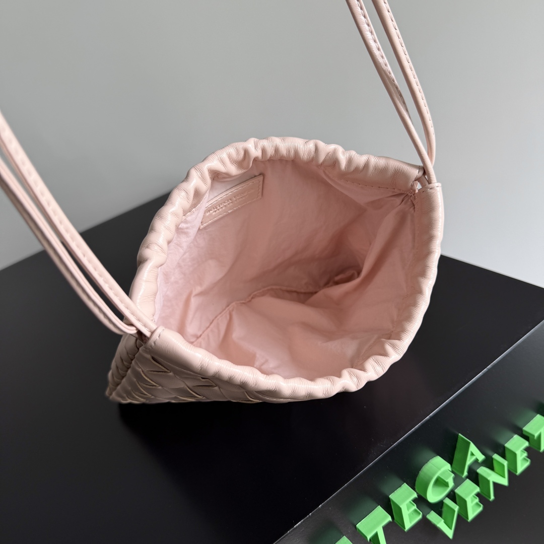 Bagsaaa B0tt*ga Ven*ta Small Dustbag 816987 light pink - 21cm
