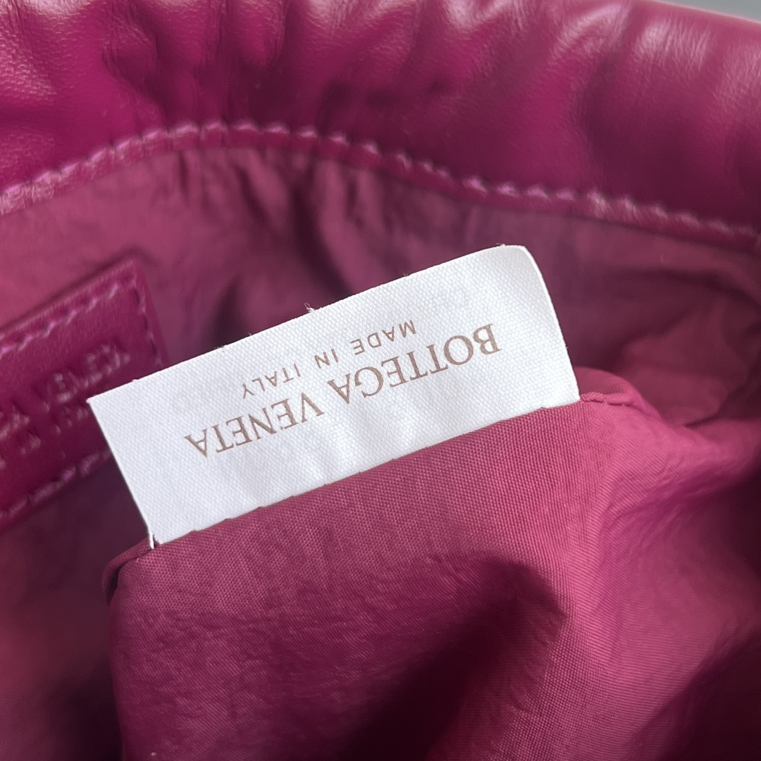 Bagsaaa B0tt*ga Ven*ta Small Dustbag 816987 Cinnabar color - 21cm