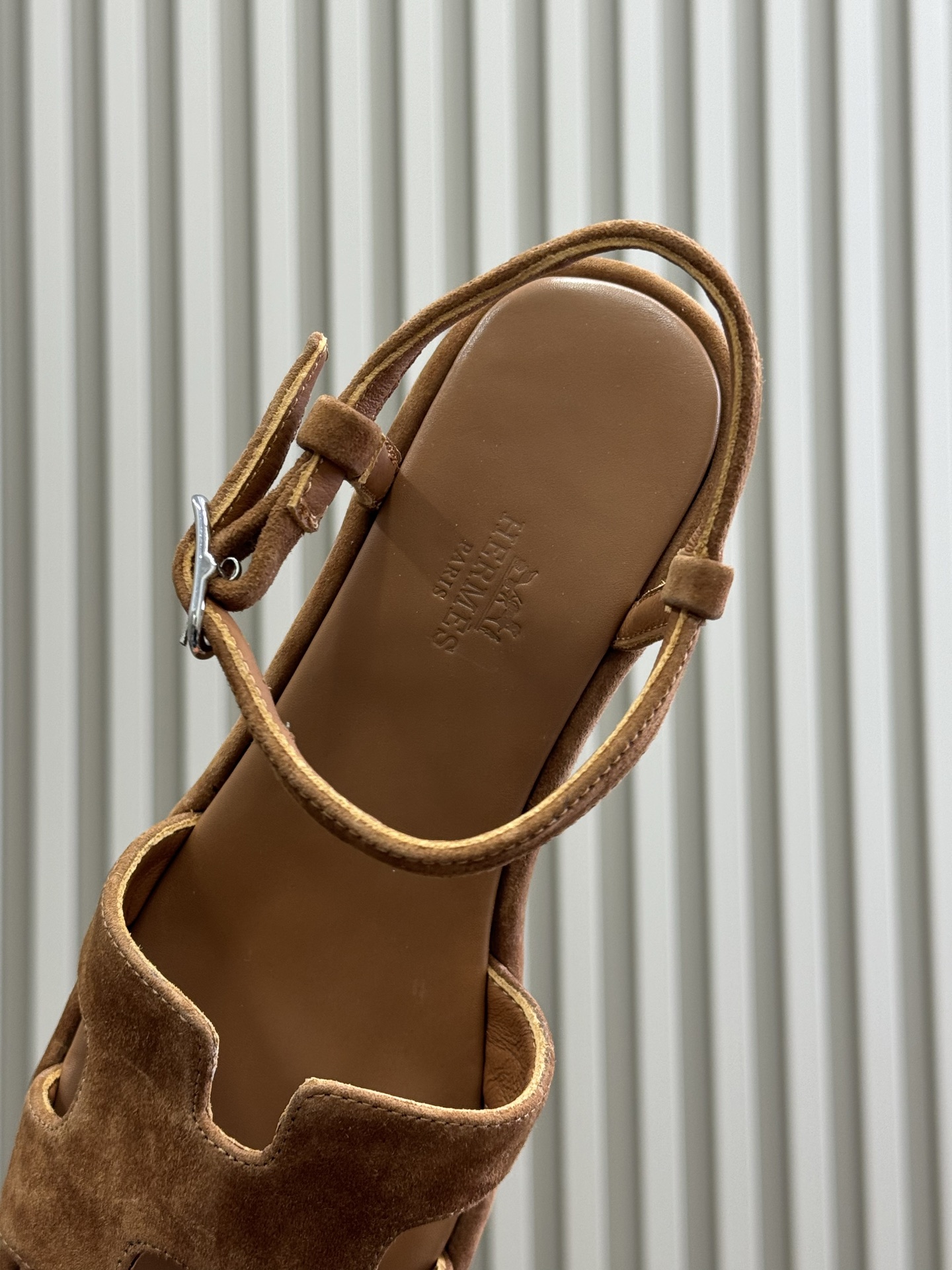 Bagsaaa H**me5 Jam 30 sandal brown suede - 7.5cm