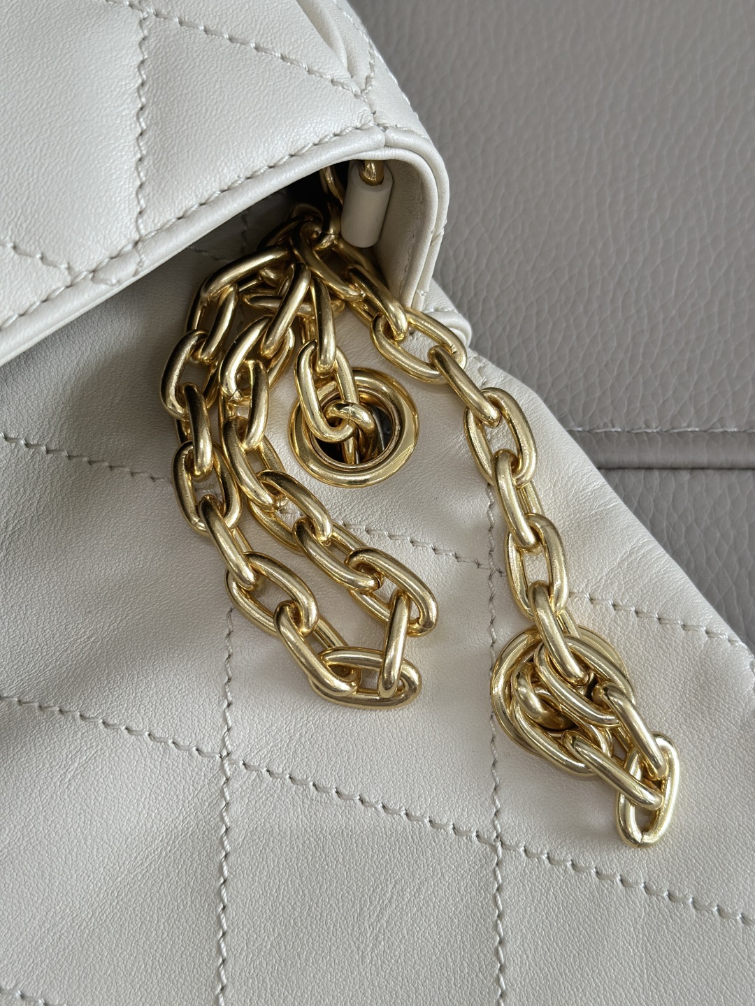 Bagsaaa Bv*b*rry Medium Strand Bag​ Cream - 27cm