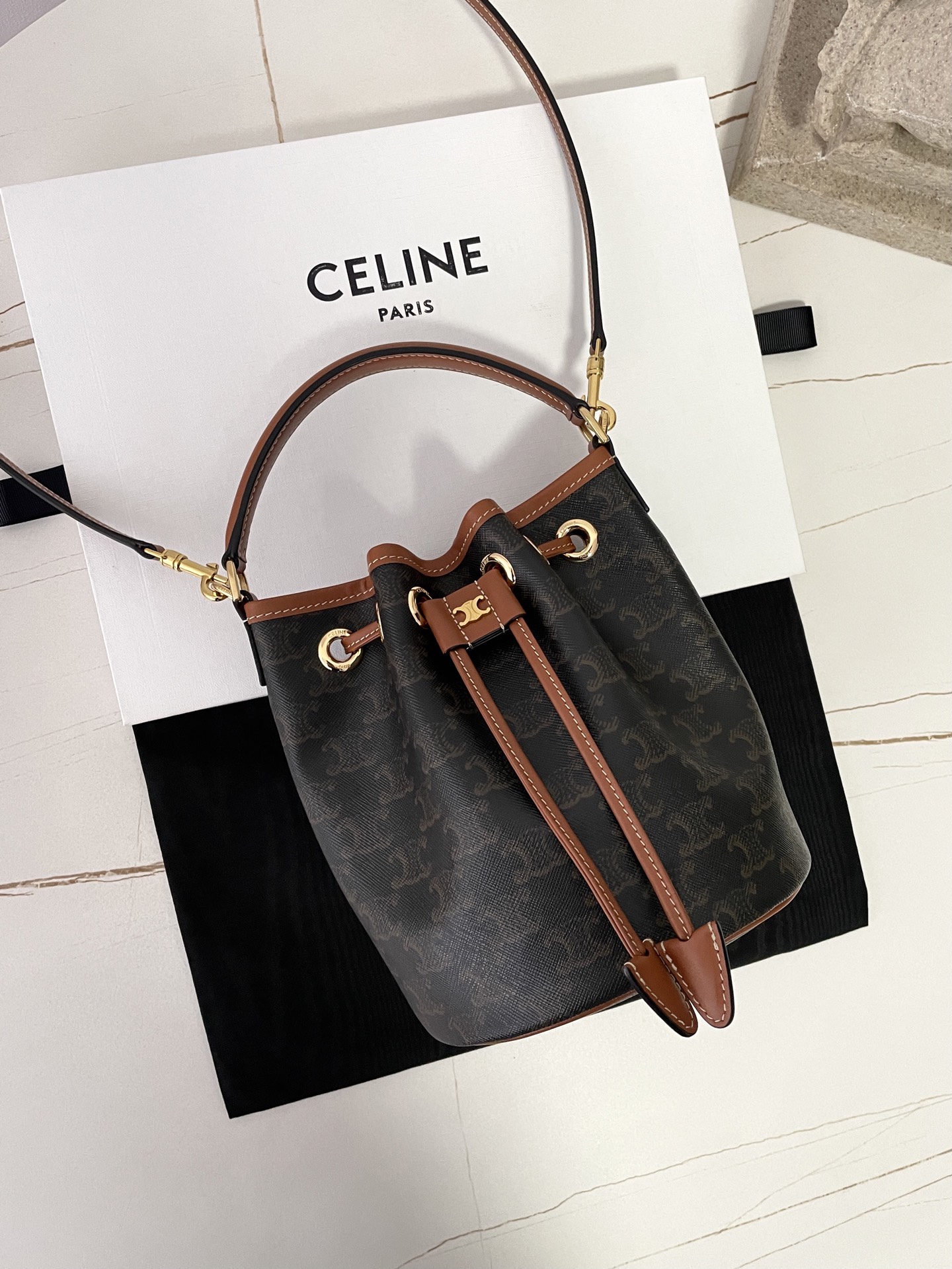 Bagsaaa Ce1i*e Teen Clara Bag In Triomphe Canvas And Calfskin 121672 - 19cm