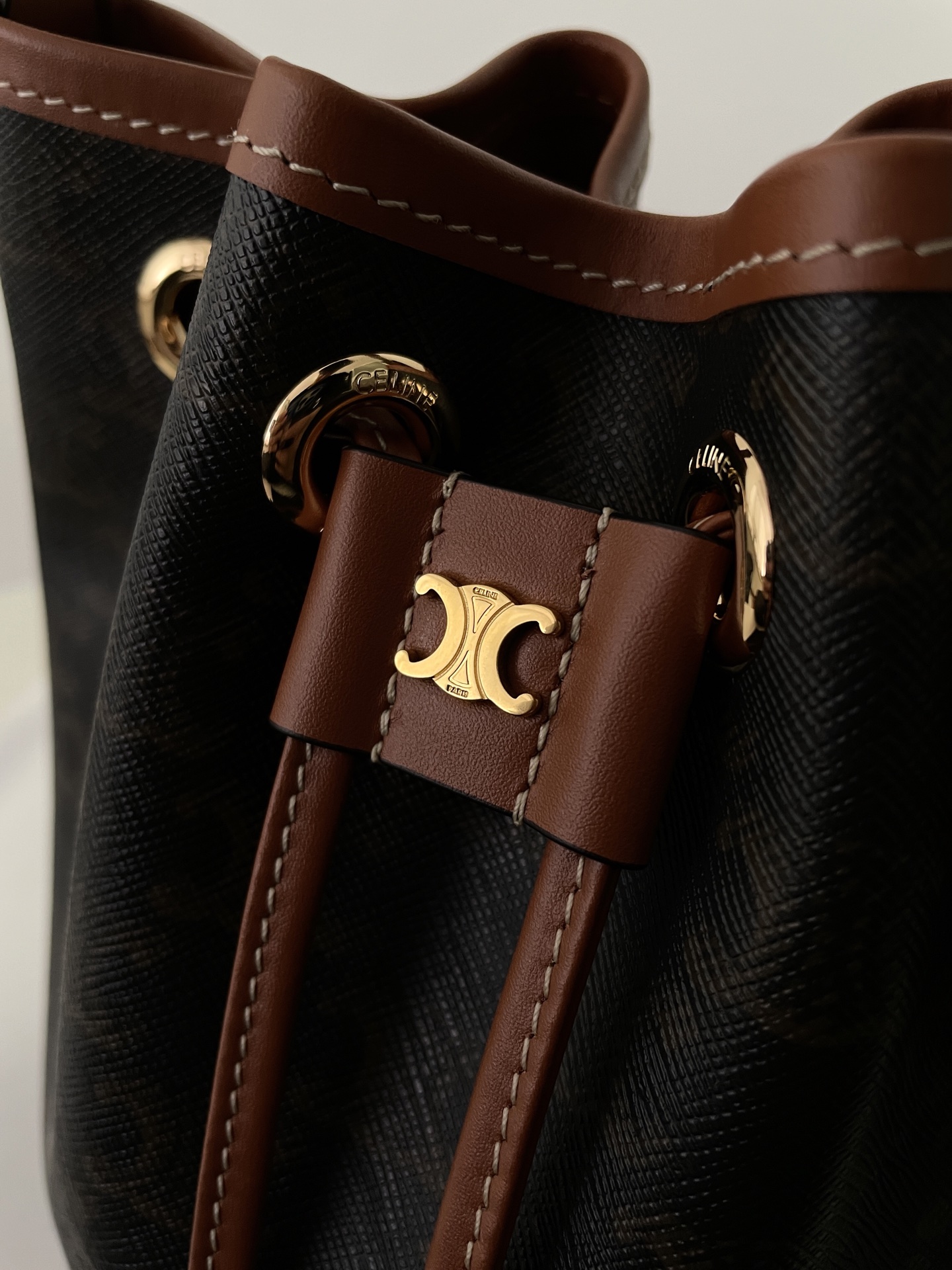 Bagsaaa Ce1i*e Teen Clara Bag In Triomphe Canvas And Calfskin 121672 - 19cm