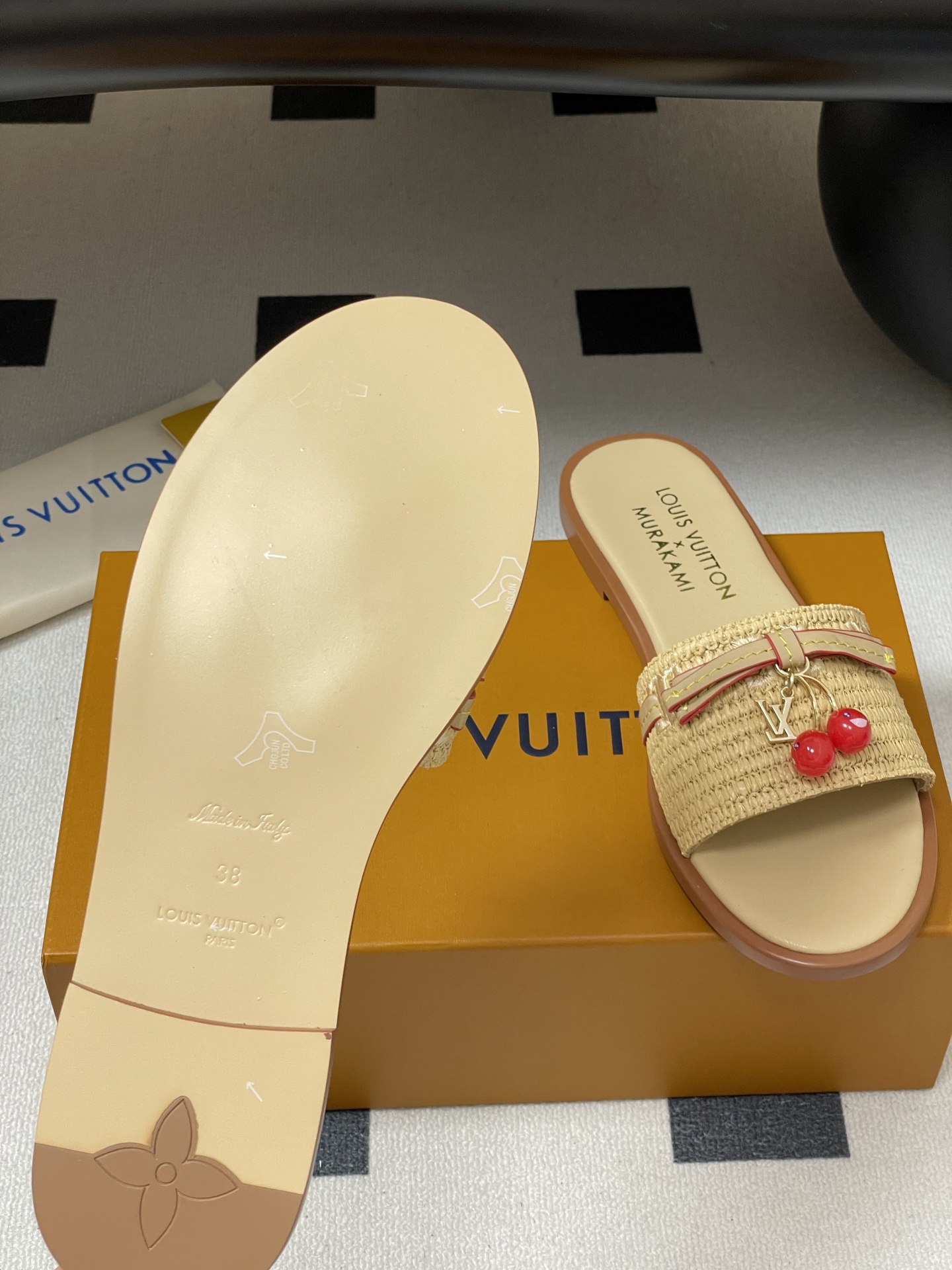 Bagsaaa LV x TM Lily Flat Mule Raffia