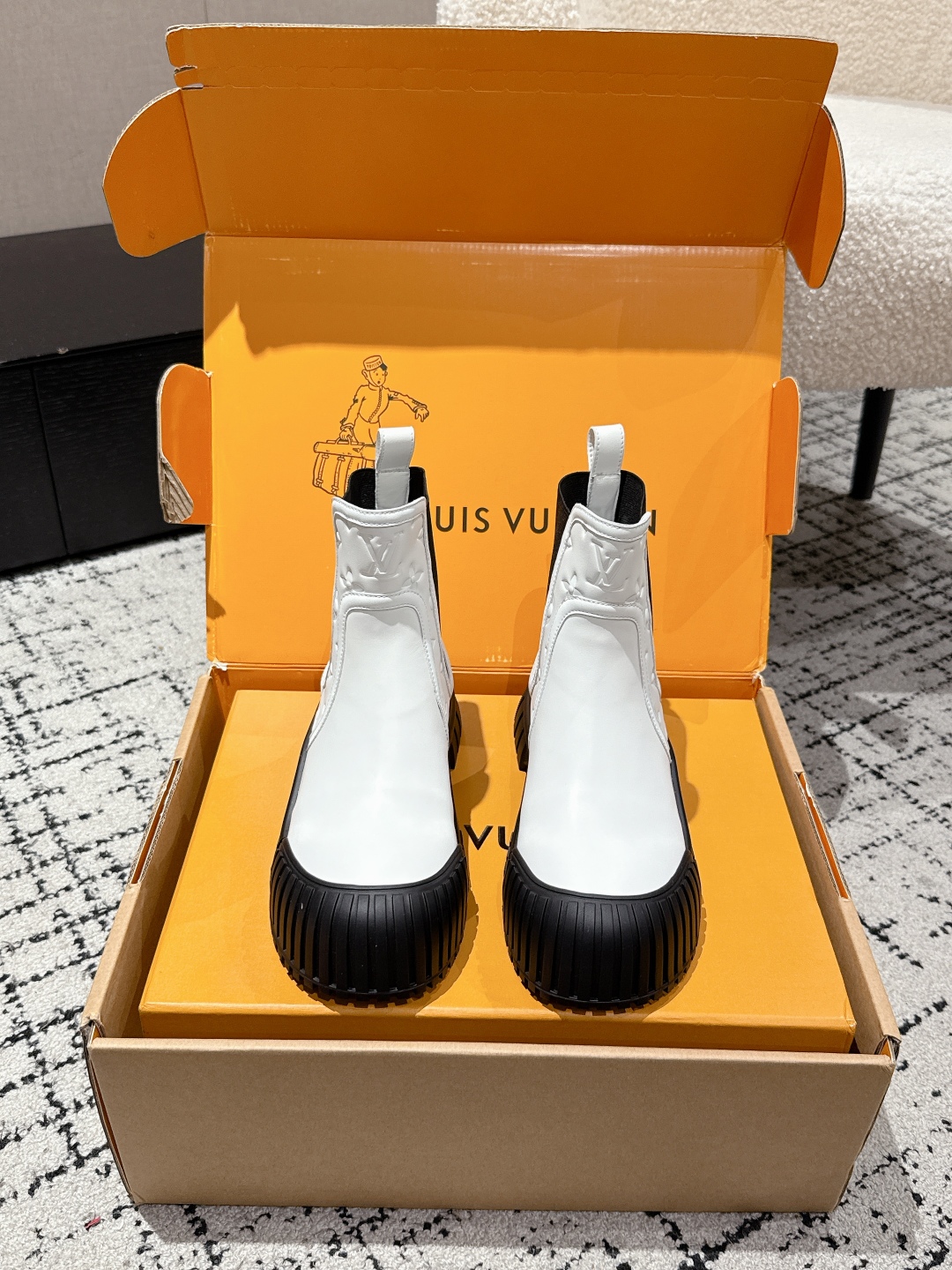 Bagsaaa LV Ruby Flat Ankle Boot White