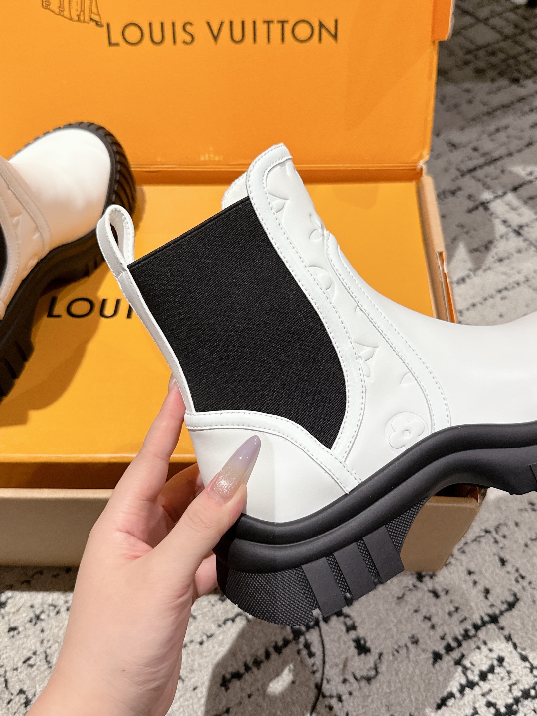 Bagsaaa LV Ruby Flat Ankle Boot White