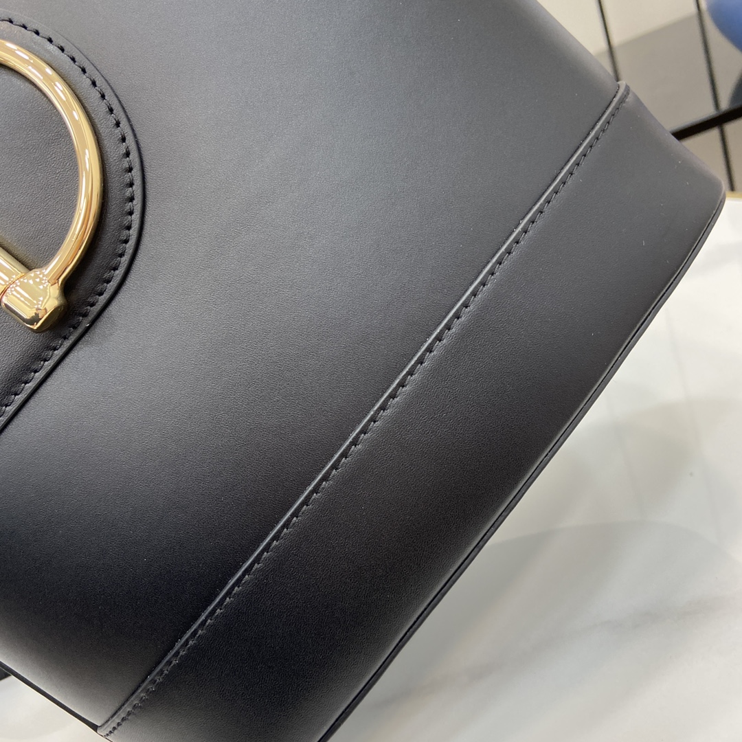 Bagsaaa Gvc*1 73 medium bucket bag 833660 black - 26cm