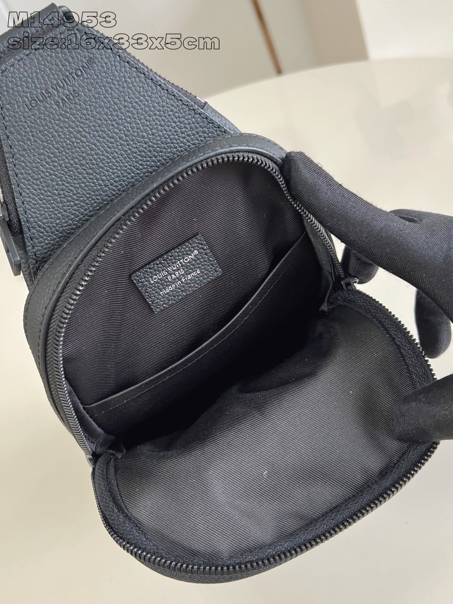 Bagsaaa LV M14953 Avenue Slingbag Black - 33cm