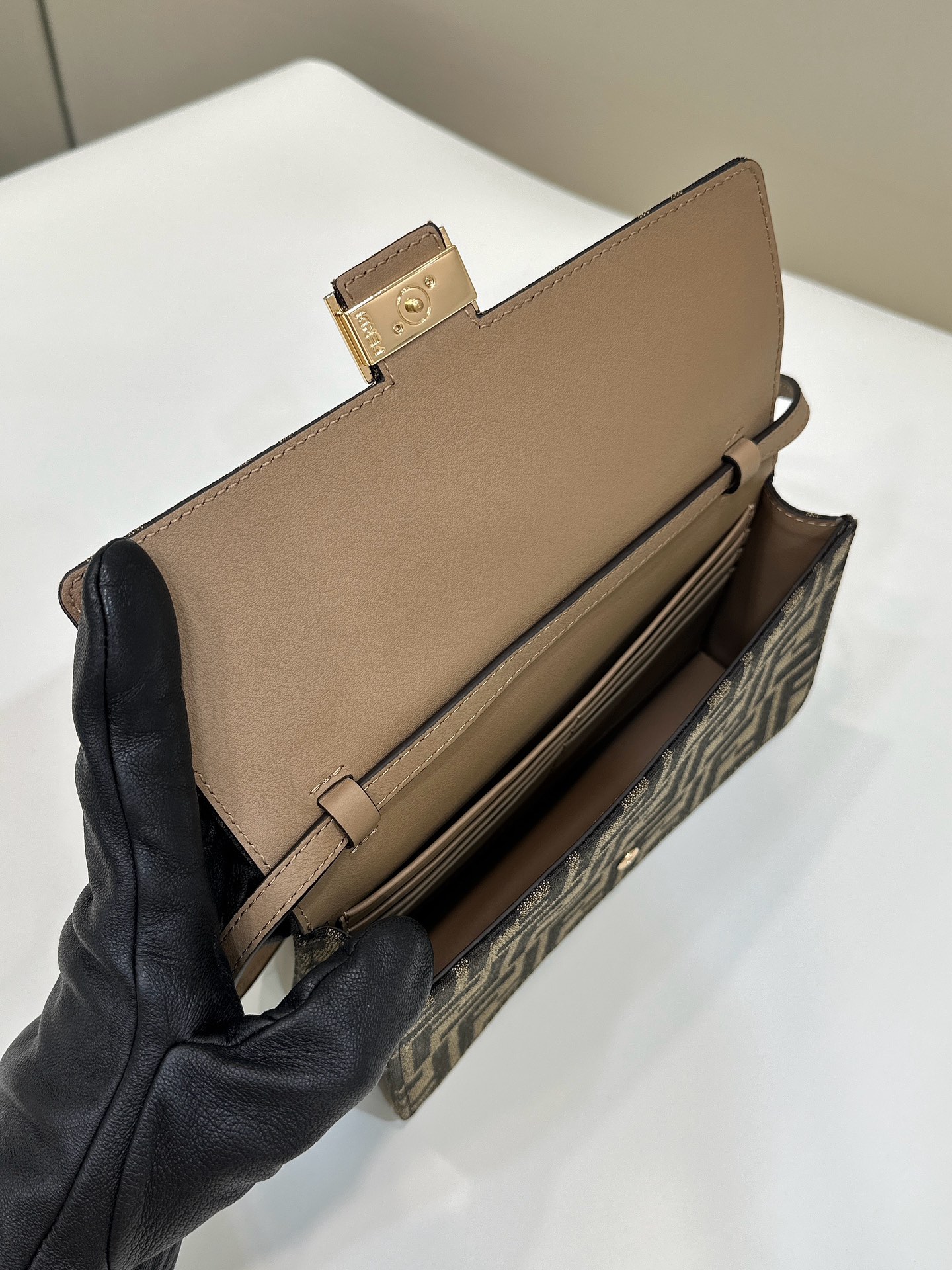 Bagsaaa F**di Wallet On Chain Baguette Brown FF fabric wallet - 21cm