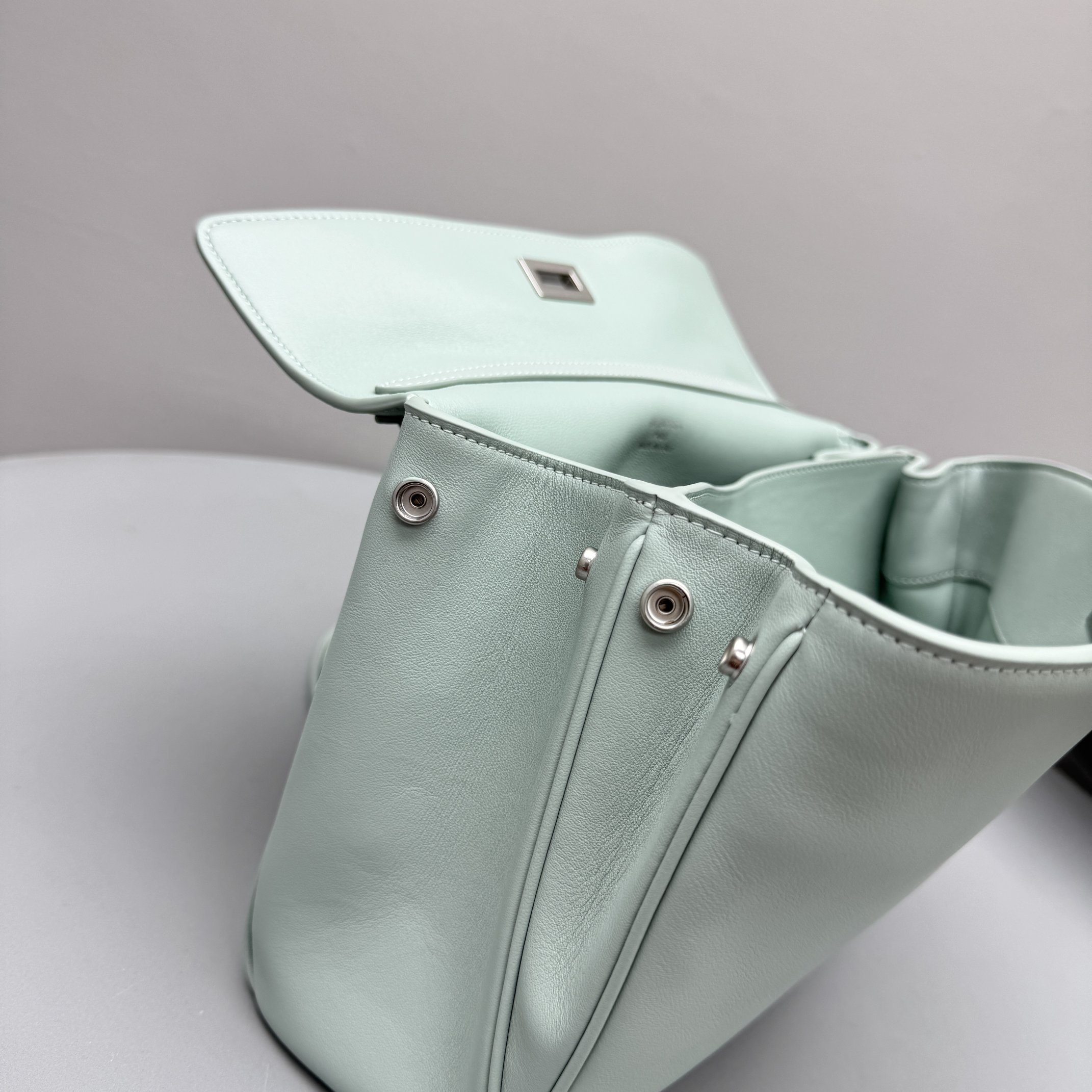 Bagsaaa Ba1en*iaga Rodeo Handbag Small in mineral green smooth calfskin - 27cm