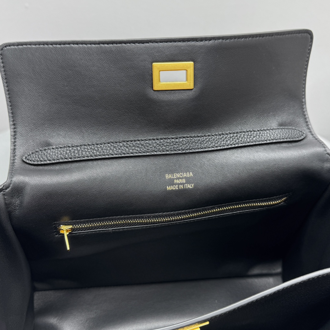 Bagsaaa Ba1en*iaga Rodeo Handbag Small in black smooth calfskin - 27cm