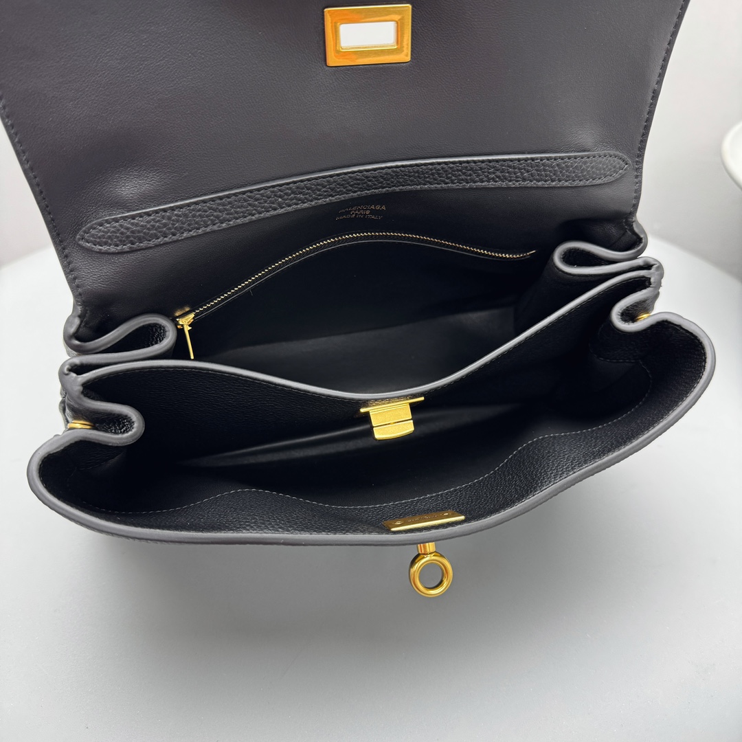 Bagsaaa Ba1en*iaga Rodeo Handbag Small in black smooth calfskin - 27cm