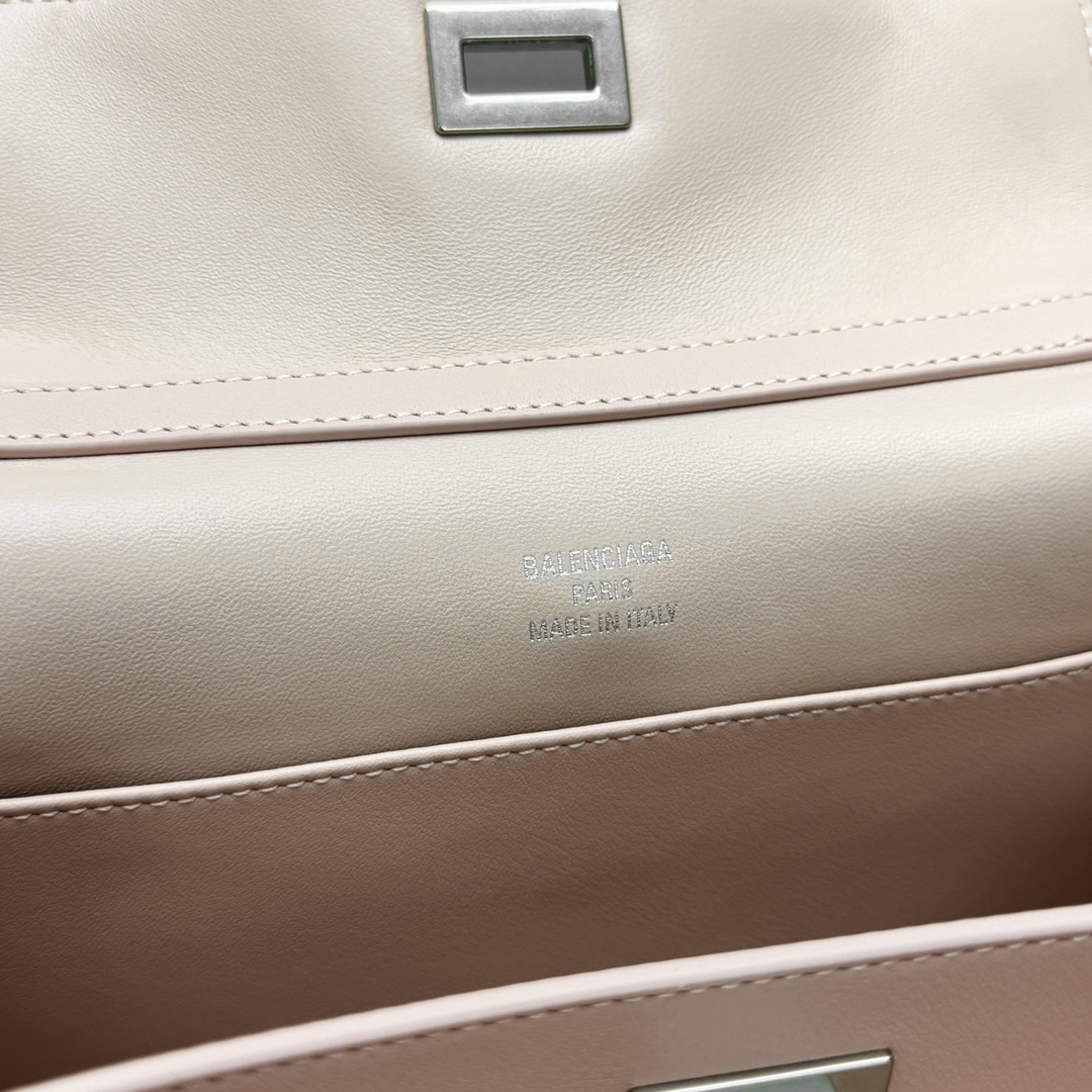 Bagsaaa Ba1en*iaga Rodeo Mini Handbag in light pink - 23x10x8cm