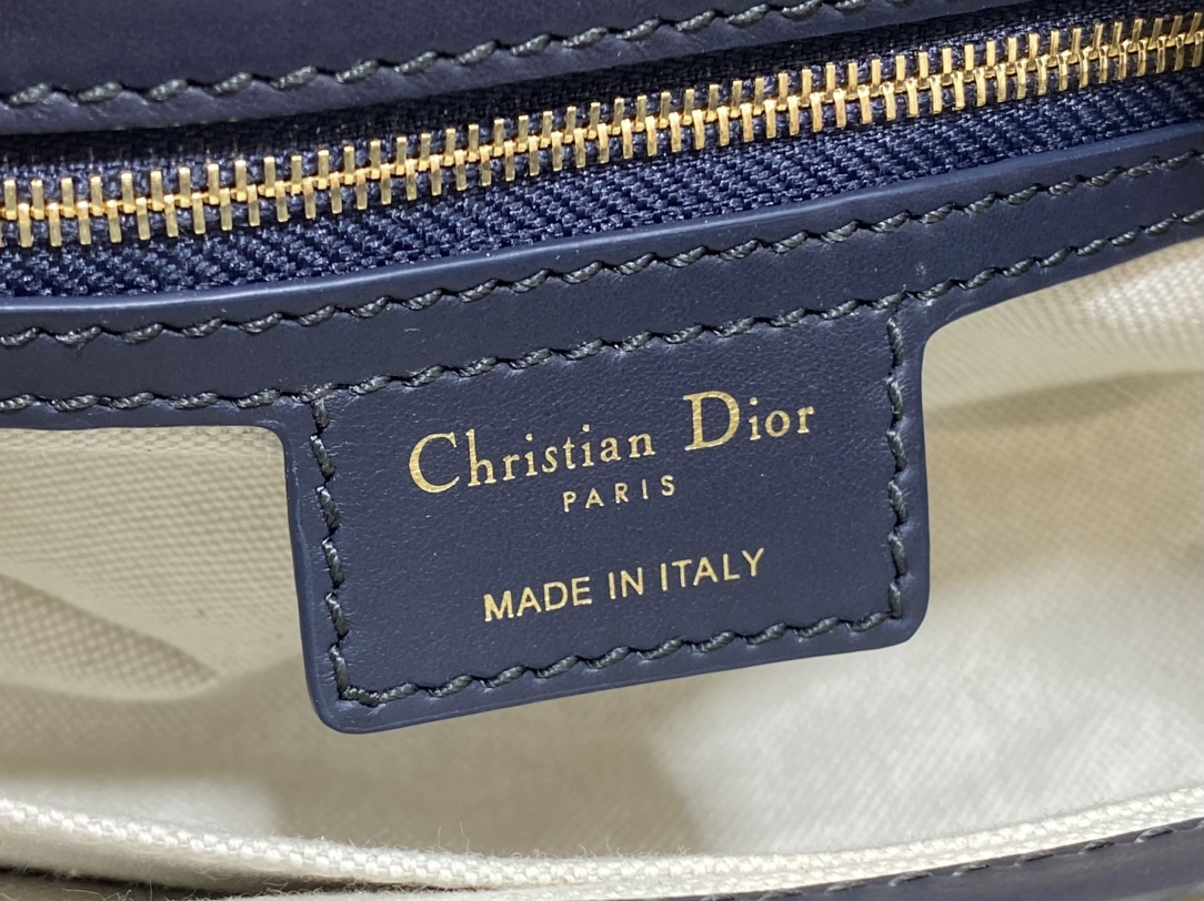 Bagsaaa D10r Small 30 Montaigne Pocket Bag Blue D10r Oblique Jacquard and Smooth Calfskin - 19.5cm