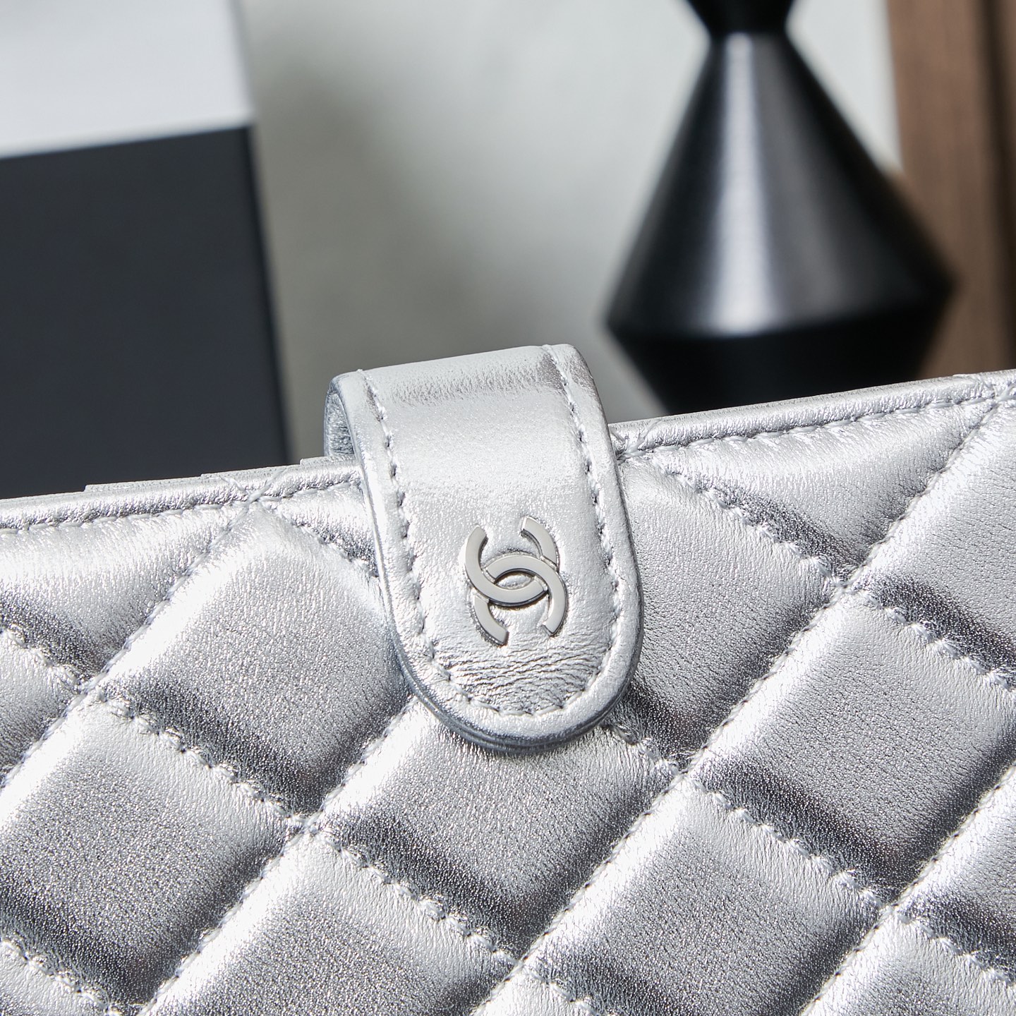 Bagsaaa Ch**el Silver Wallet - 15*10*3cm