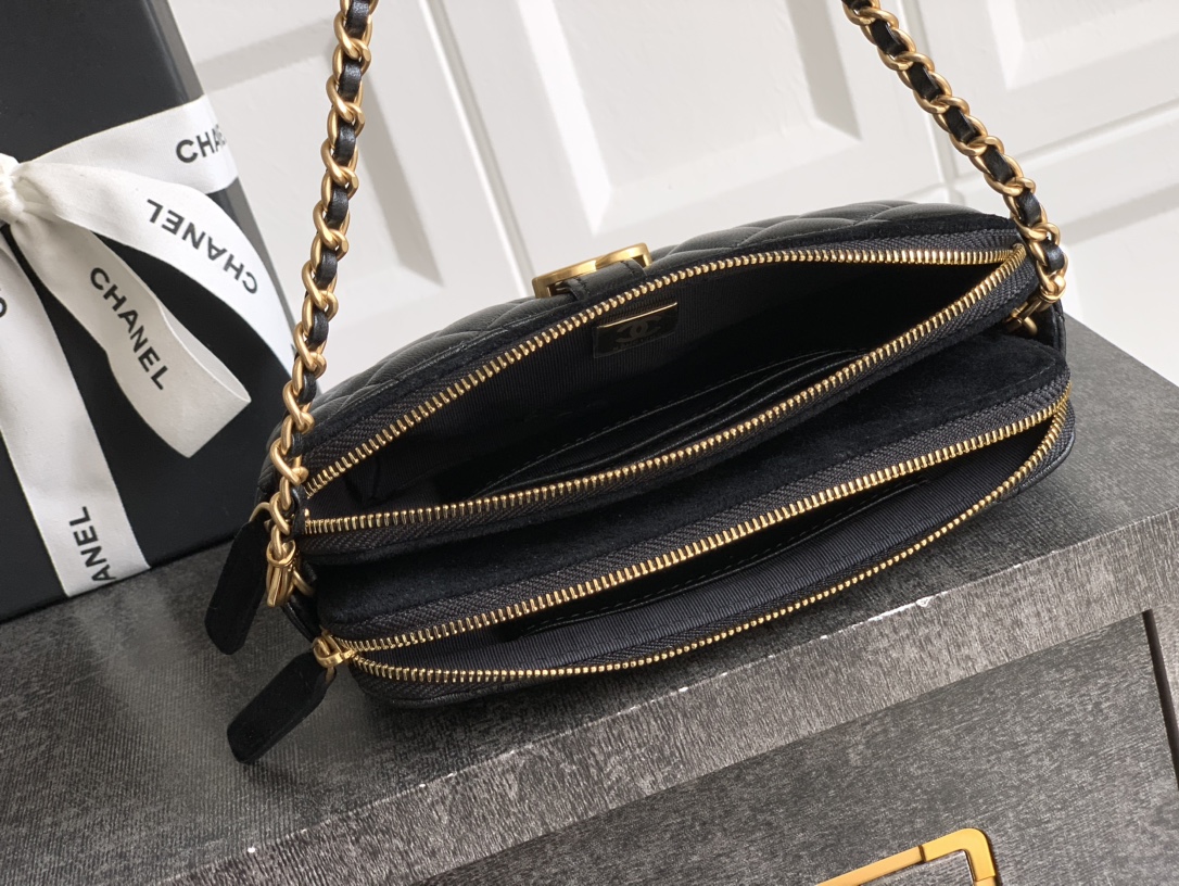 Bagsaaa Ch**el Zipped Phone Holder with Chain AP4743 Black - 18cm