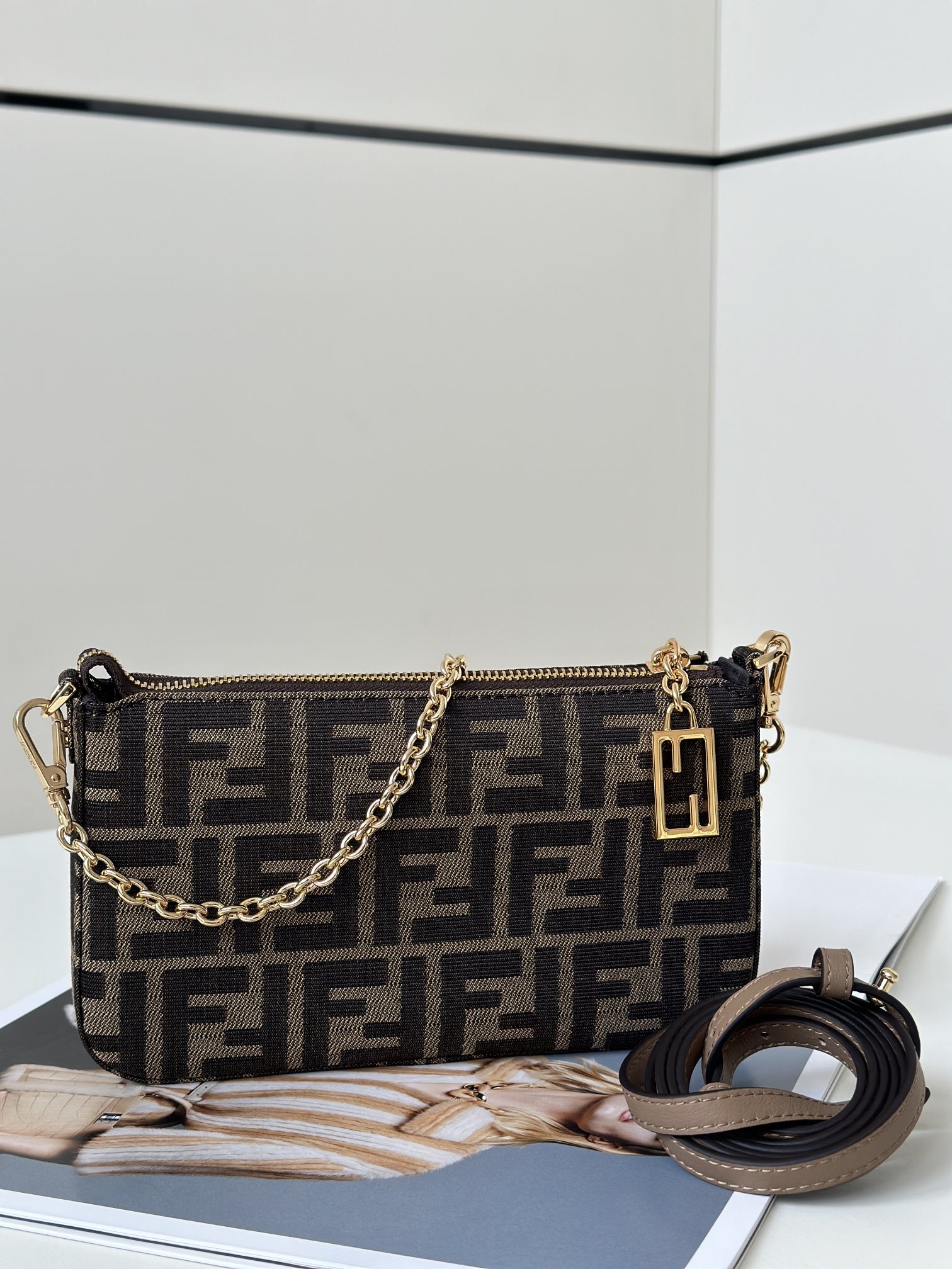 Bagsaaa F**di Baguette Pouch Brown jacquard FF fabric clutch with chain brown - 20cm