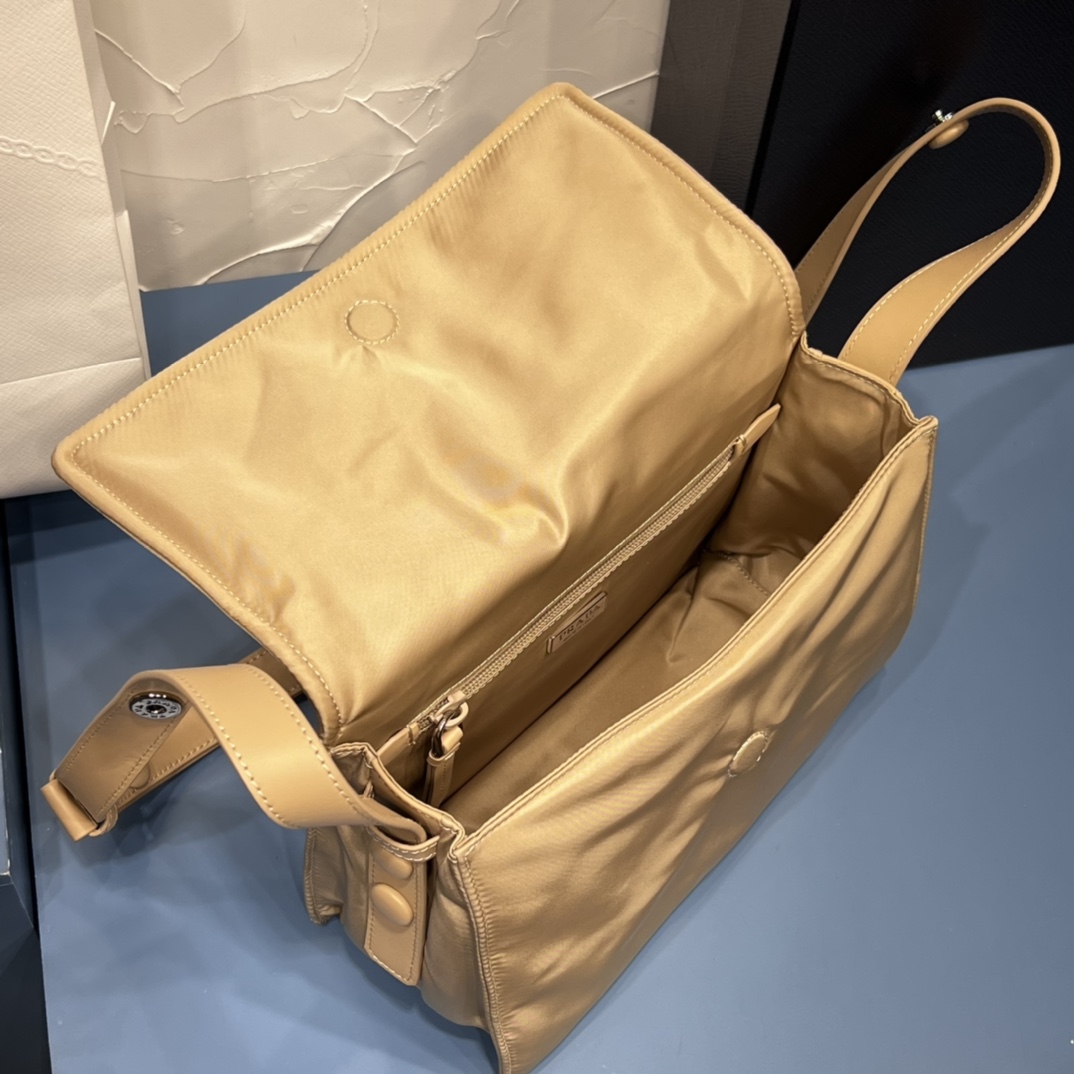 Bagsaaa Pra*a Traveller small padded Re-Nylon shoulder bag 1BD313 beige - 23cm