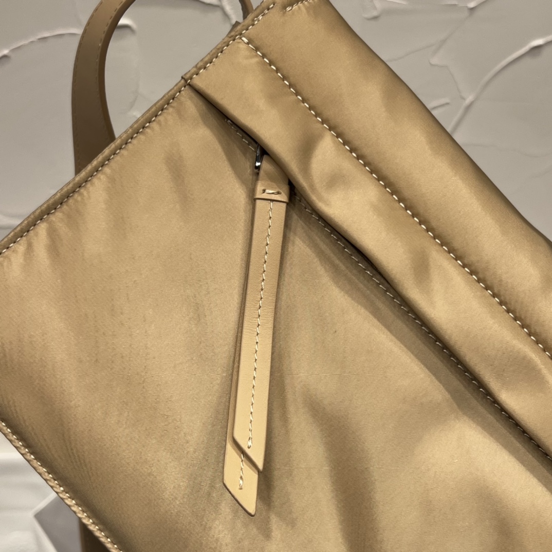 Bagsaaa Pra*a Traveller small padded Re-Nylon shoulder bag 1BD313 beige - 23cm