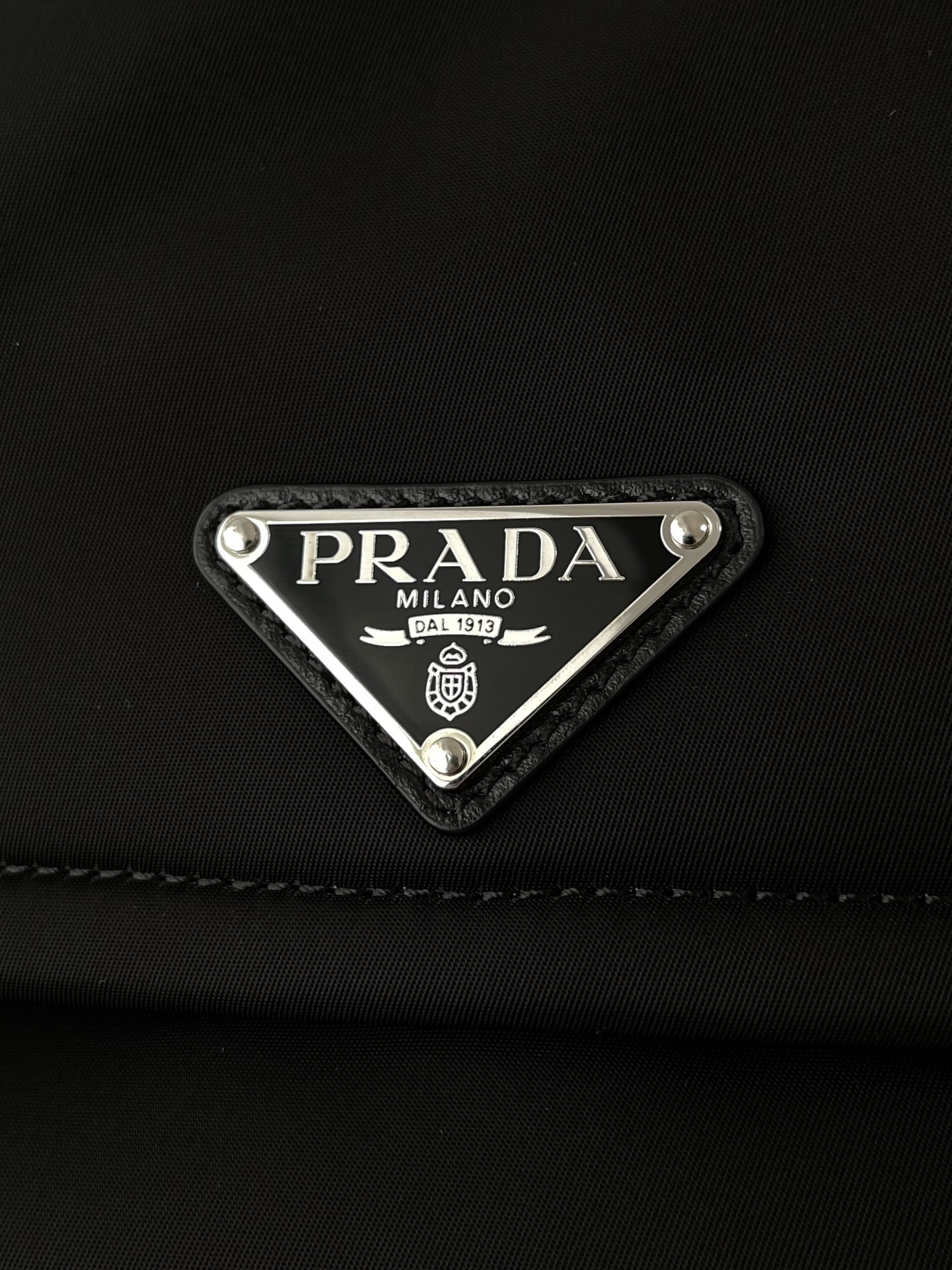 Bagsaaa Pra*a Traveller small padded Re-Nylon shoulder bag 1BD313 black - 23cm